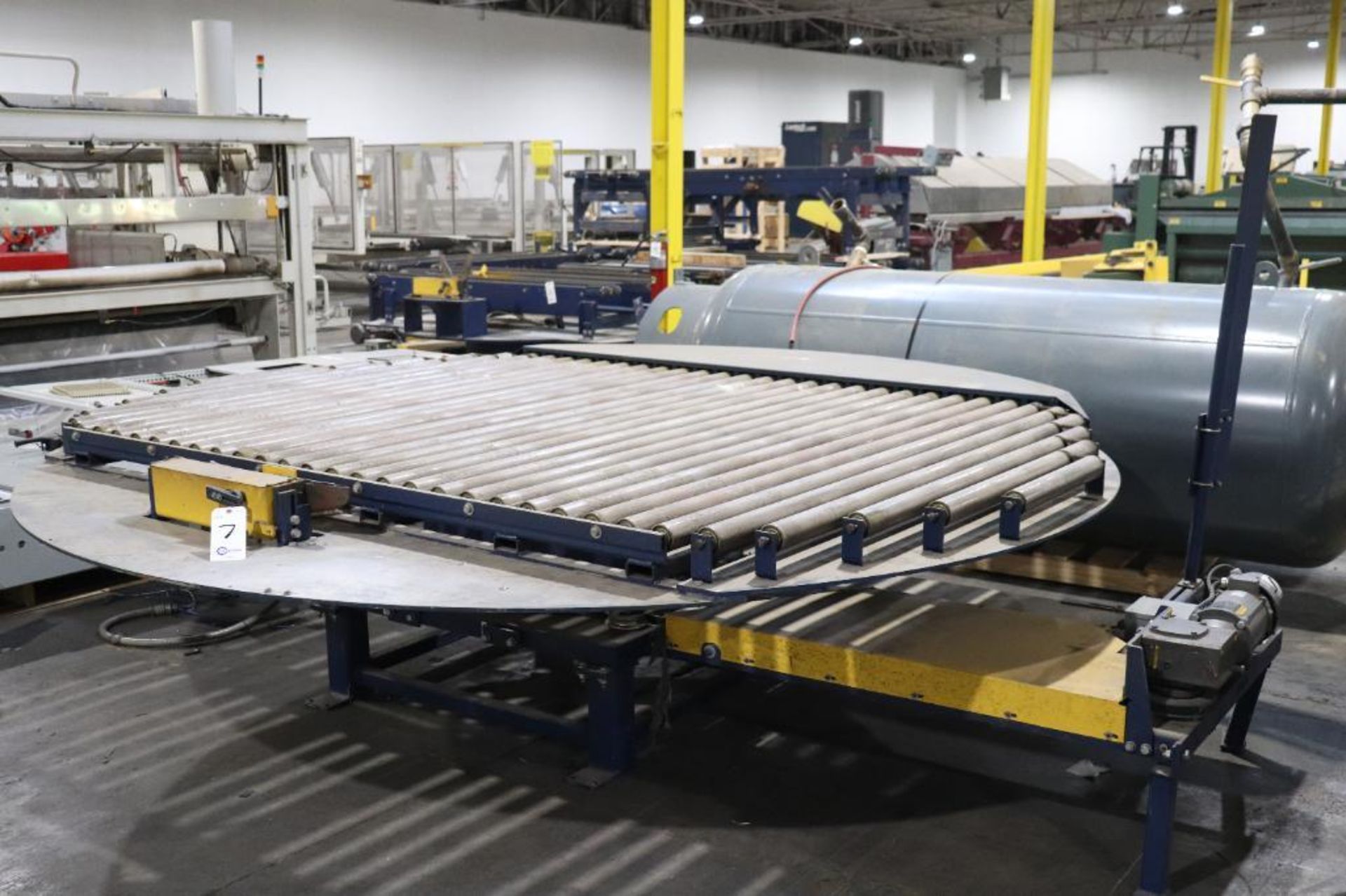 Powered roller conveyor turntable