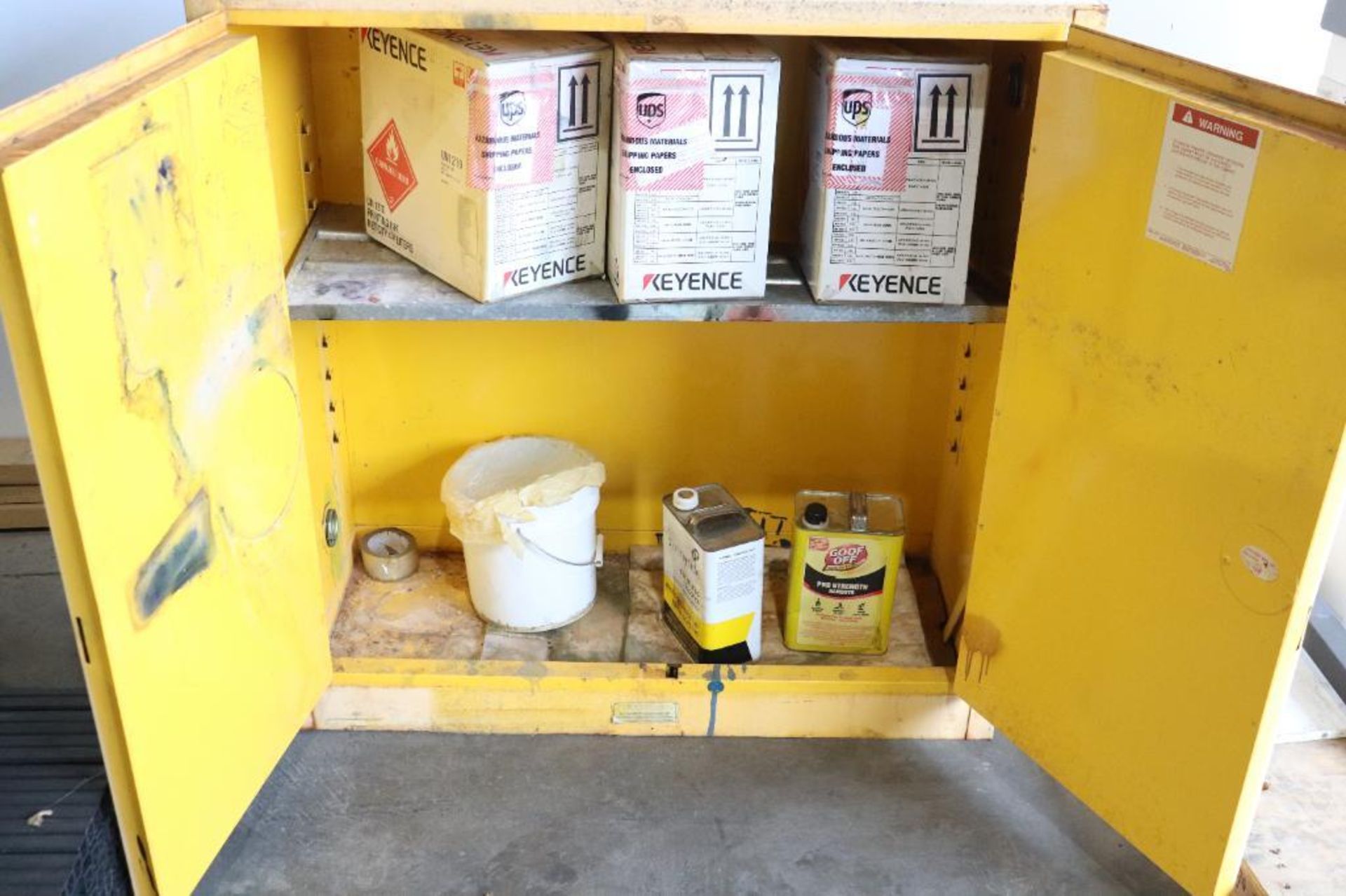 Justrite 30 gal flammable liquid storage cabinet - Image 2 of 3