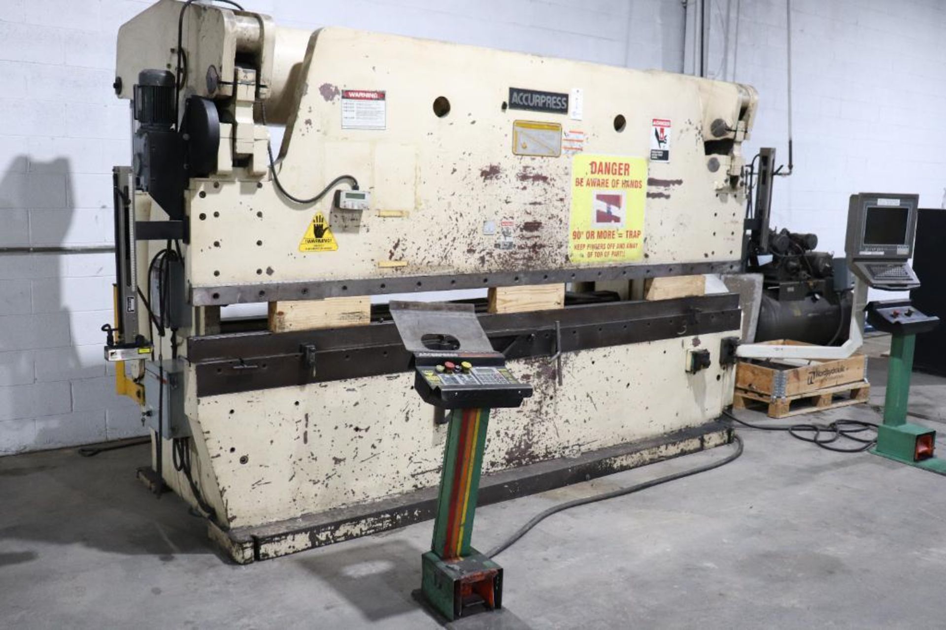 Accupress Model 725012 12' 250 Ton Hydraulic Press Brake