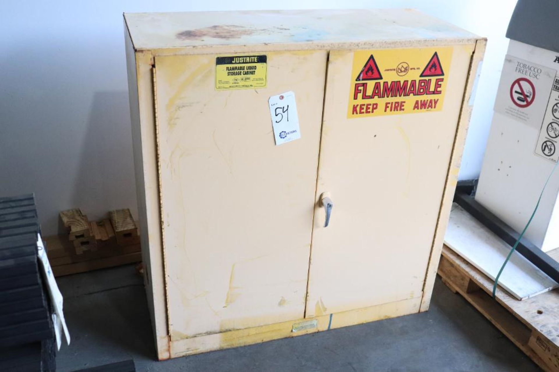 Justrite 30 gal flammable liquid storage cabinet