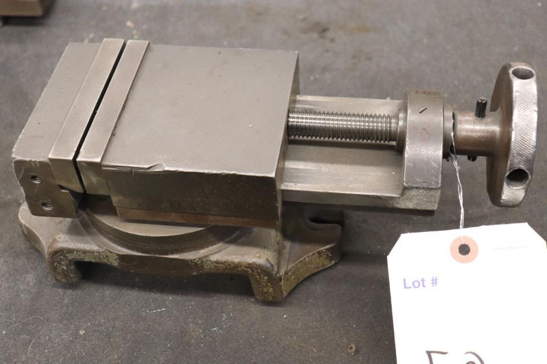 Cutter grinder swivel vise