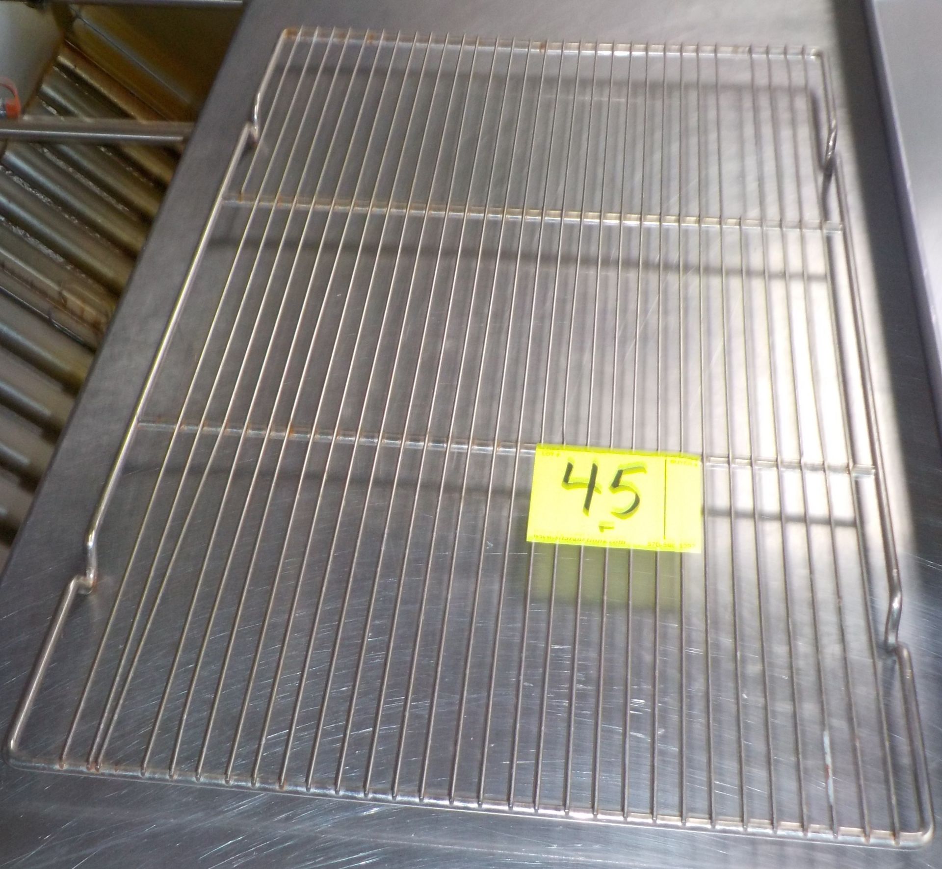 Cooling Wire Racks 16 ¾” x 25” ( )