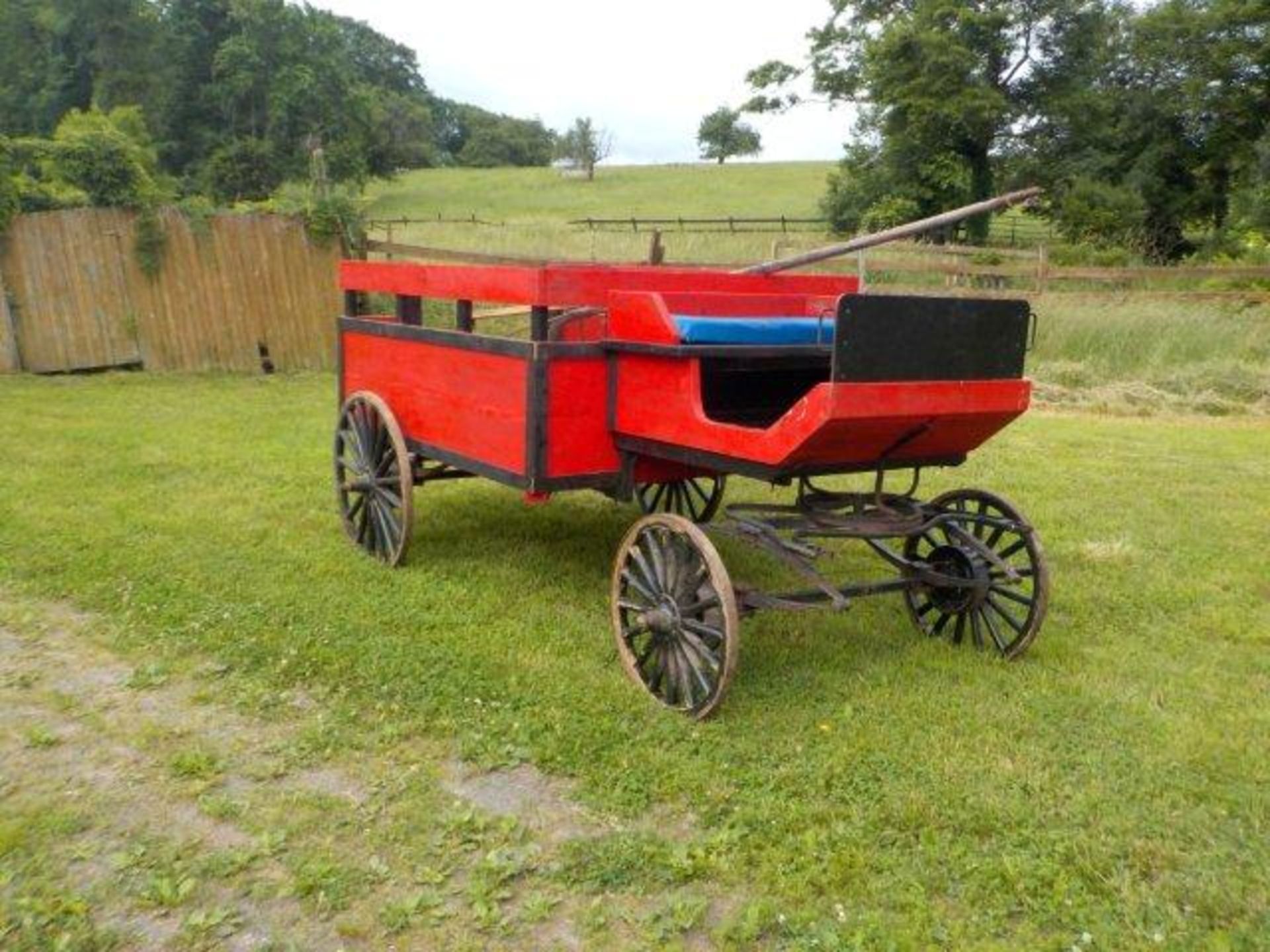 WAGON, RED - Image 3 of 5
