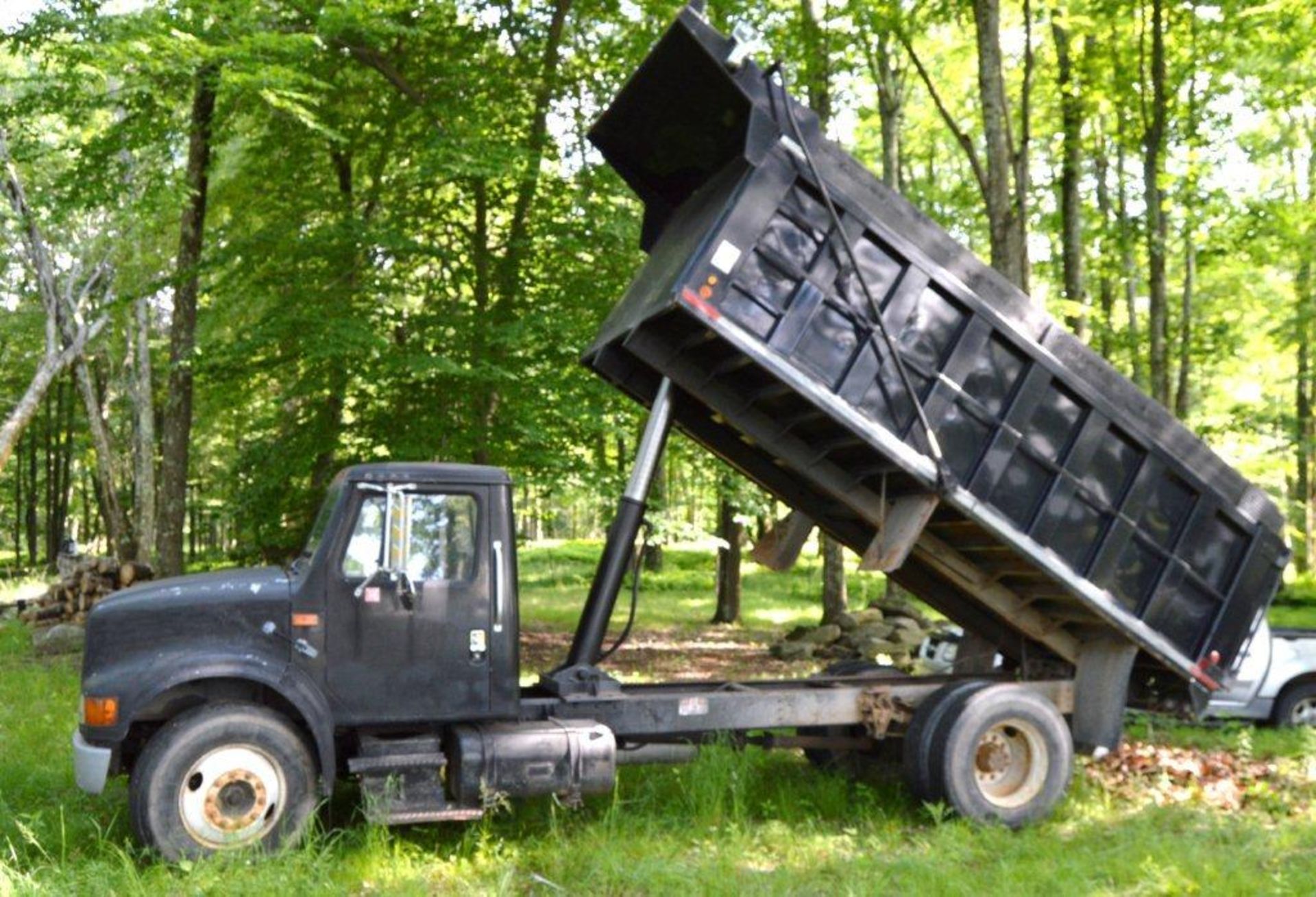 2000 INTERNATIONAL 4700, DUMP TRUCK,