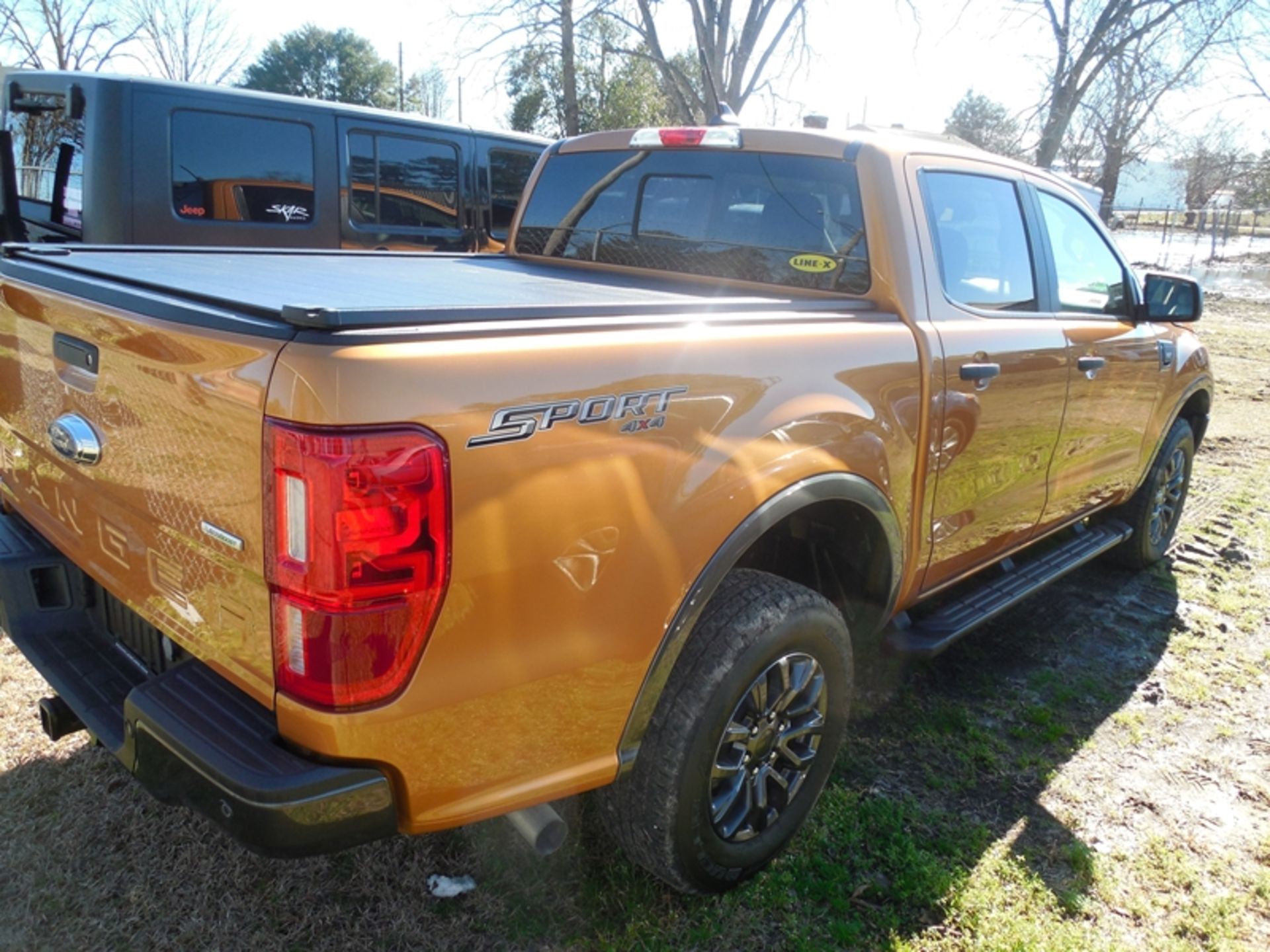 2019 FORD Ranger XLT pickup - crew cab, 4WD, bed cover, 12,230 miles - Image 3 of 6