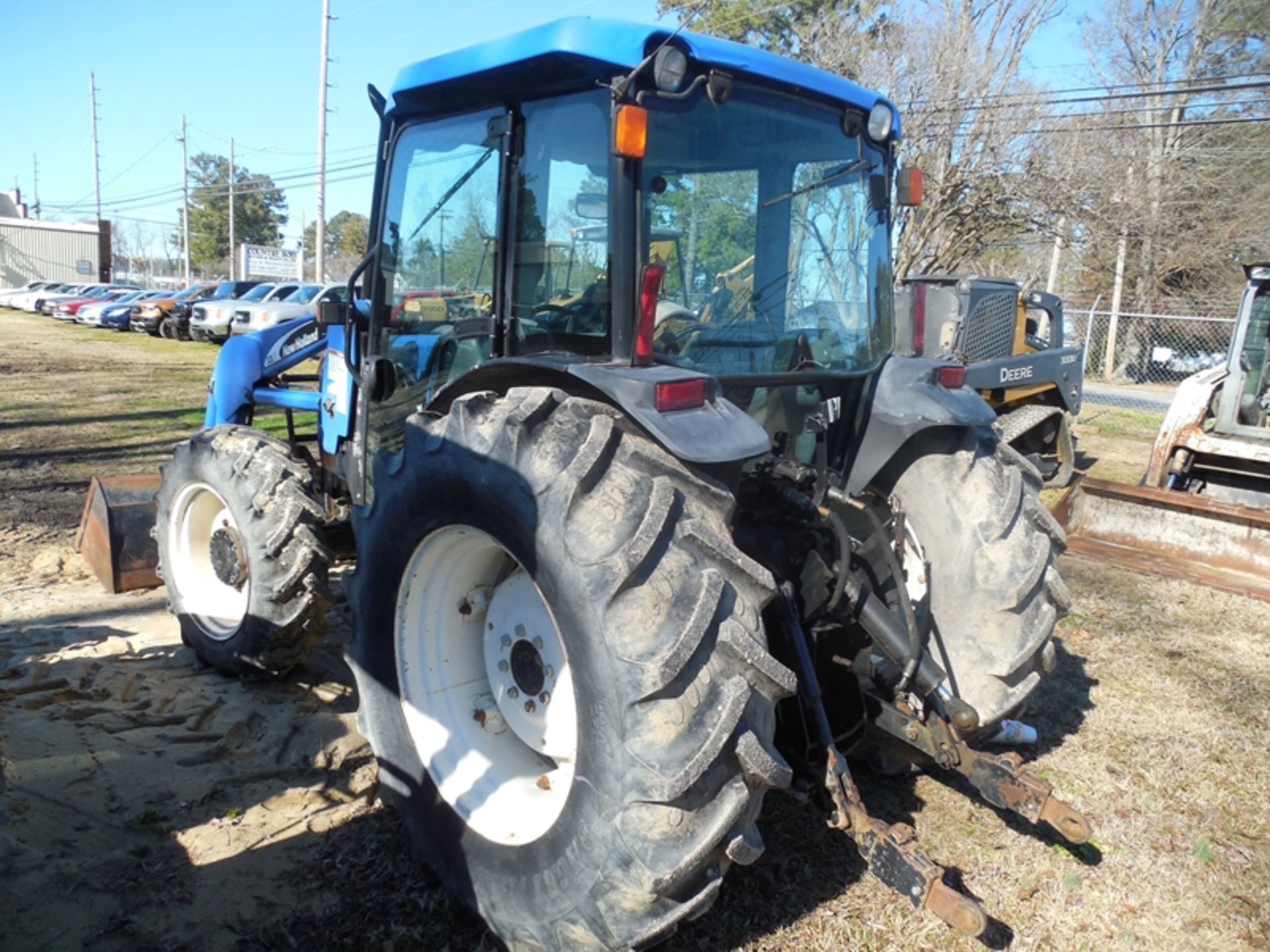 NEW HOLLAND TN75DA 4WD utility tractor, cab, frontend loader - 2320 hrs - Image 4 of 5