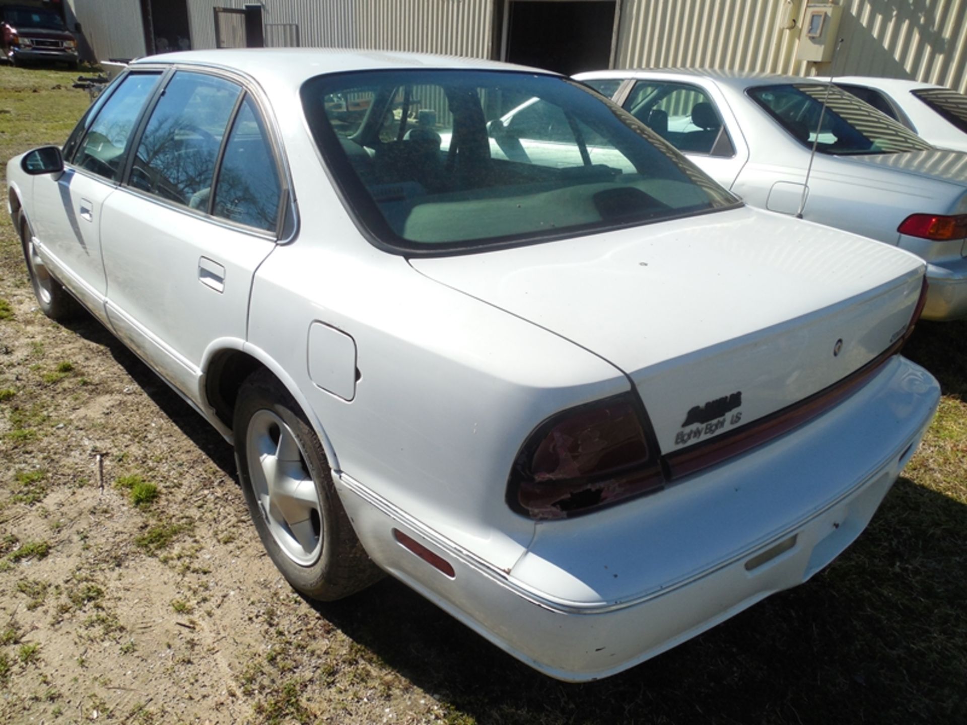 1999 OLDSMOBILE 88 LS  - 88,027 miles showing vin #1G3HN52K4X4826241 - Image 4 of 5