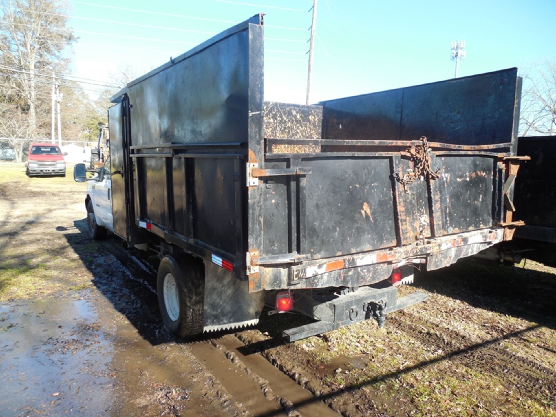 2001  FORD F350 crew cab, flatbed, dump, diesel, 5 SP - 163,157 miles VIN #1FDWW36F31EA32575 - Image 4 of 5