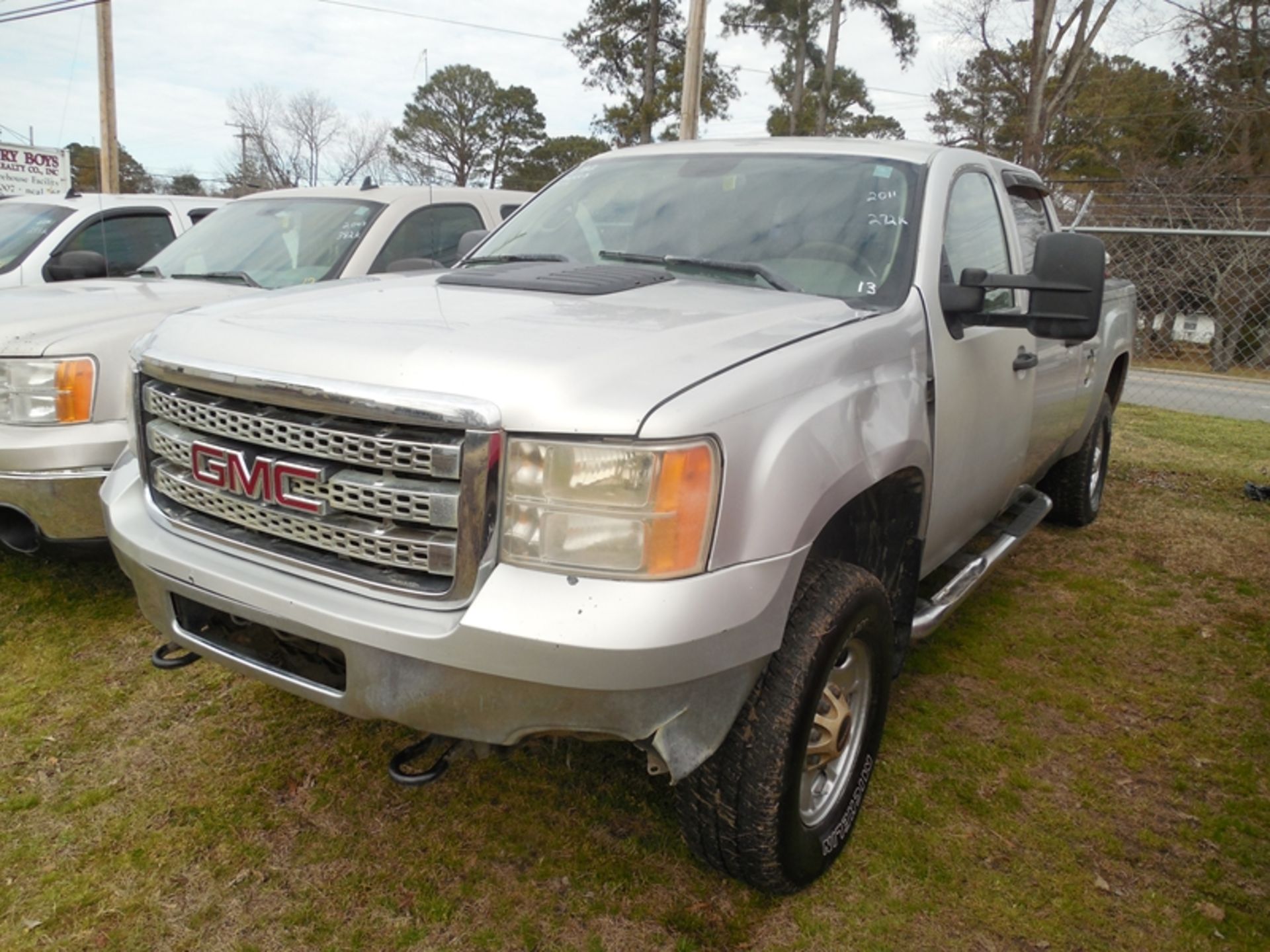 2011 GMC 2500 4wd, crew cab,