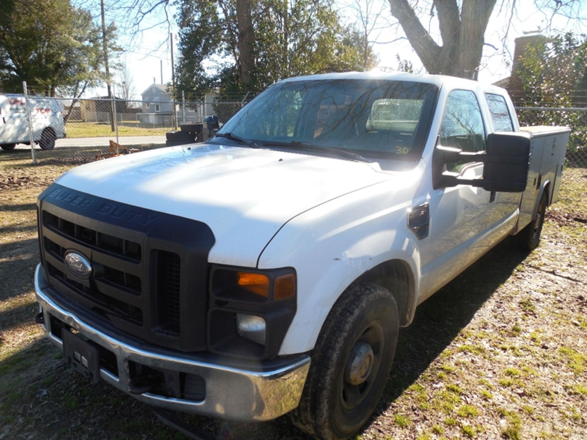 2007  FORD F350 crew cab,utility body, gas - 285,059 miles VIN #1FTWW30548EB76165