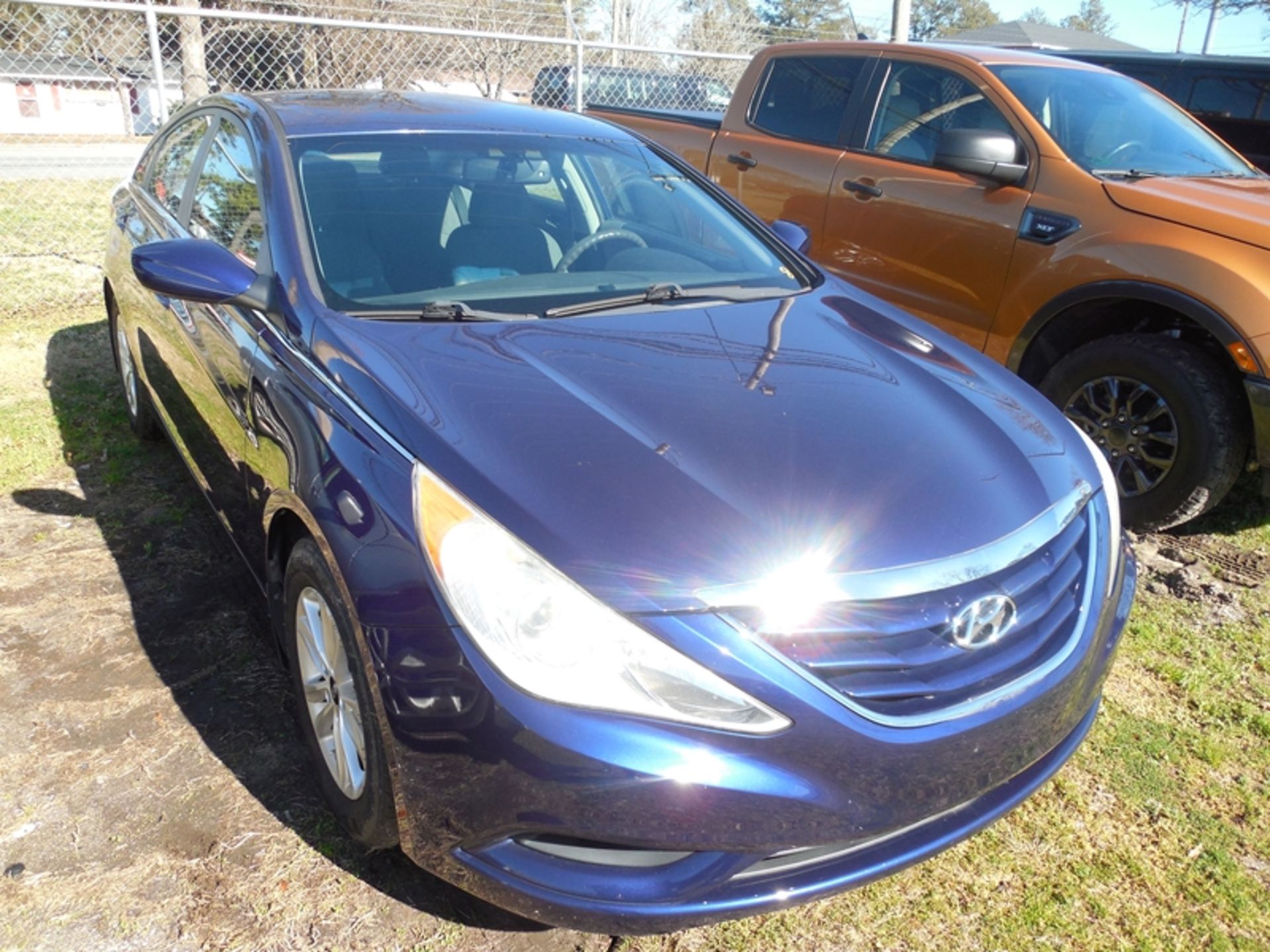 2012 HYUNDAI Sonata 4-door sedan - 73,063 miles VIN #5NPEB4AC7CH494056 - Image 2 of 5