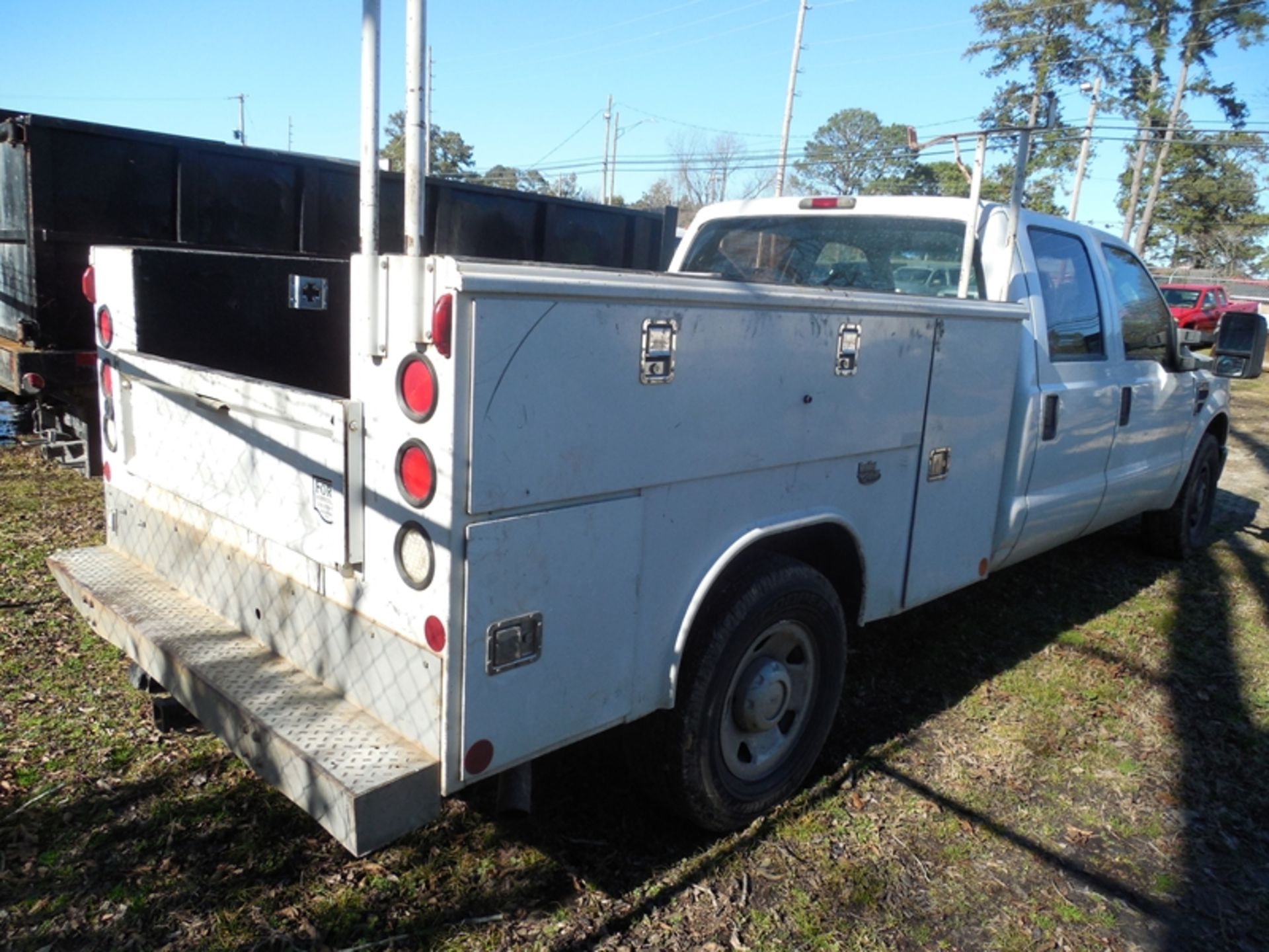 2007  FORD F350 crew cab,utility body, gas - 285,059 miles VIN #1FTWW30548EB76165 - Image 3 of 5