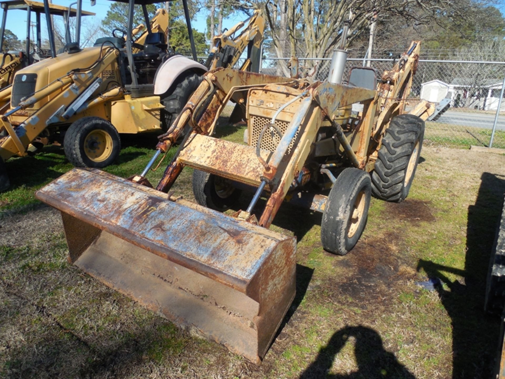 FORD 3500 backhoe/loader