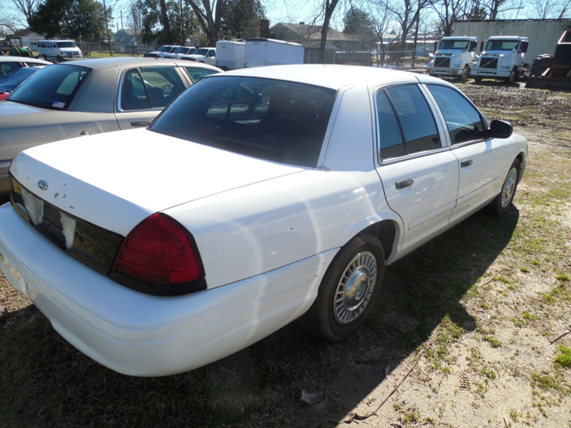 2001 FORD Crown Victoria - 238,181 miles -  #2FAFP71W91X128988 - Image 3 of 5