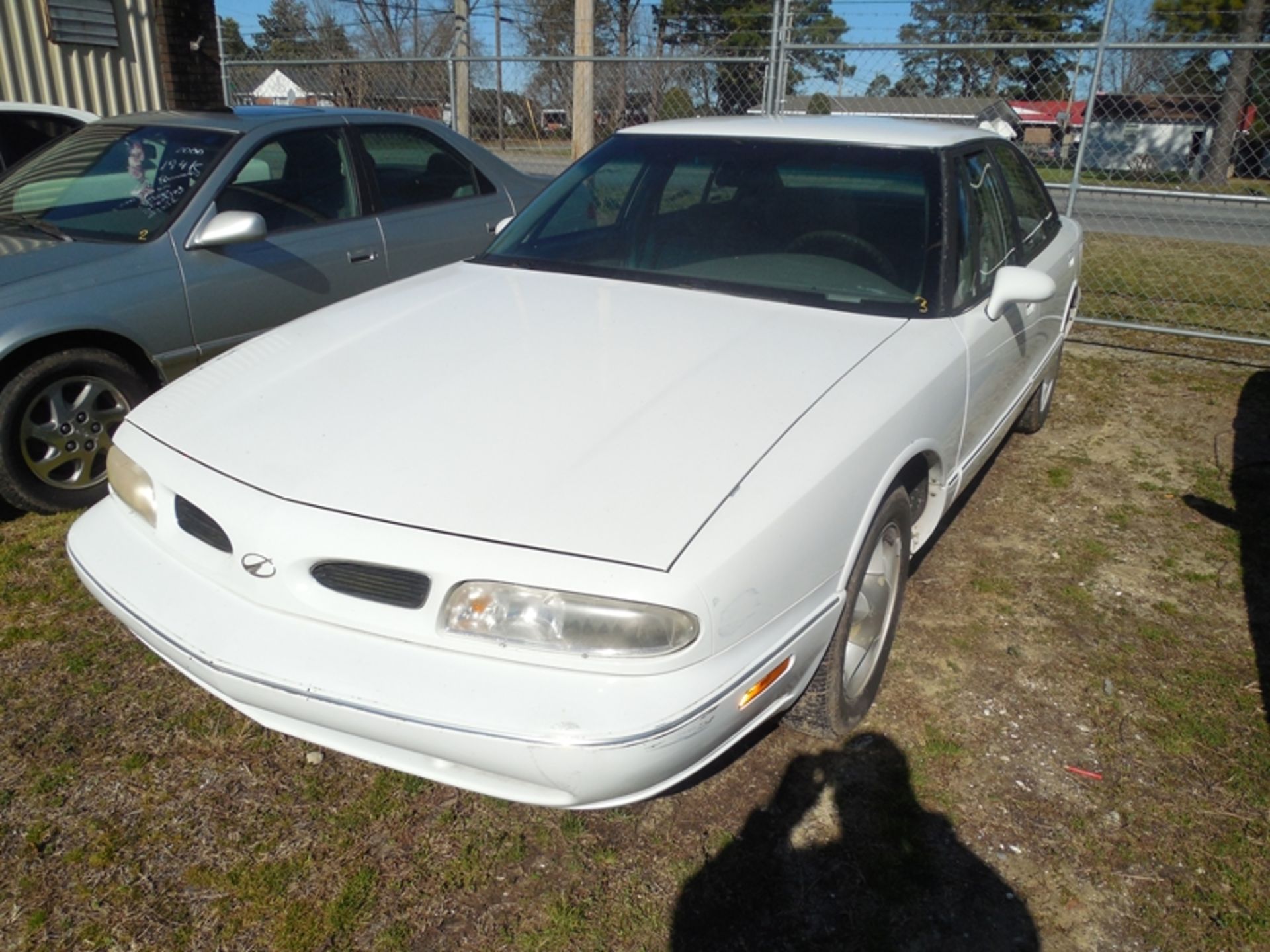 1999 OLDSMOBILE 88 LS  - 88,027 miles showing vin #1G3HN52K4X4826241