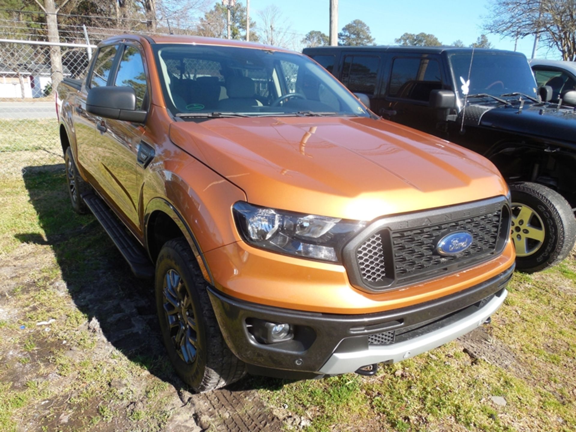 2019 FORD Ranger XLT pickup - crew cab, 4WD, bed cover, 12,230 miles - Image 2 of 6