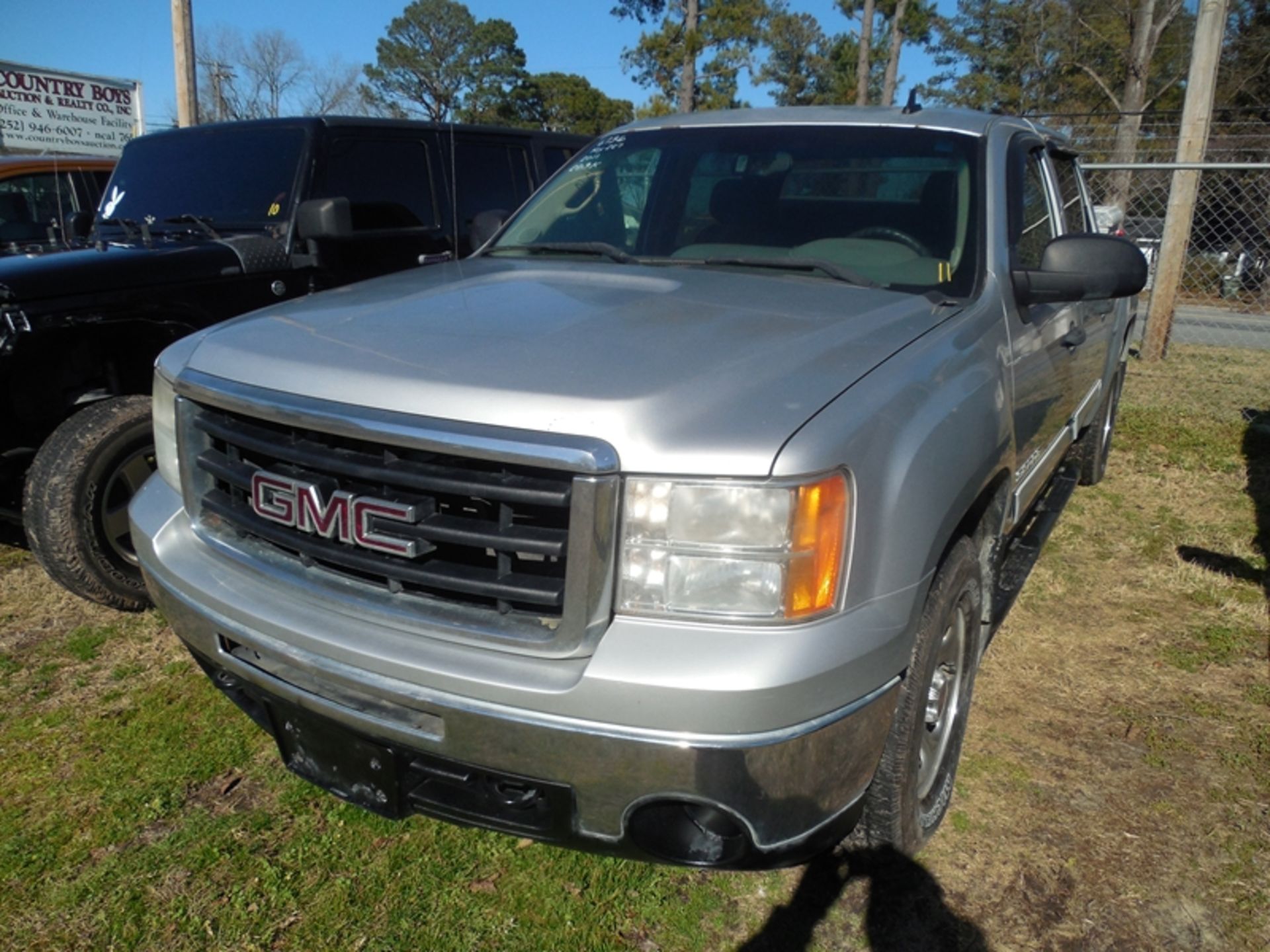 2011 GMC Sierra pickup - crew cab, 4WD, 283,384 miles VIN #3GTP2UEA6BG147553