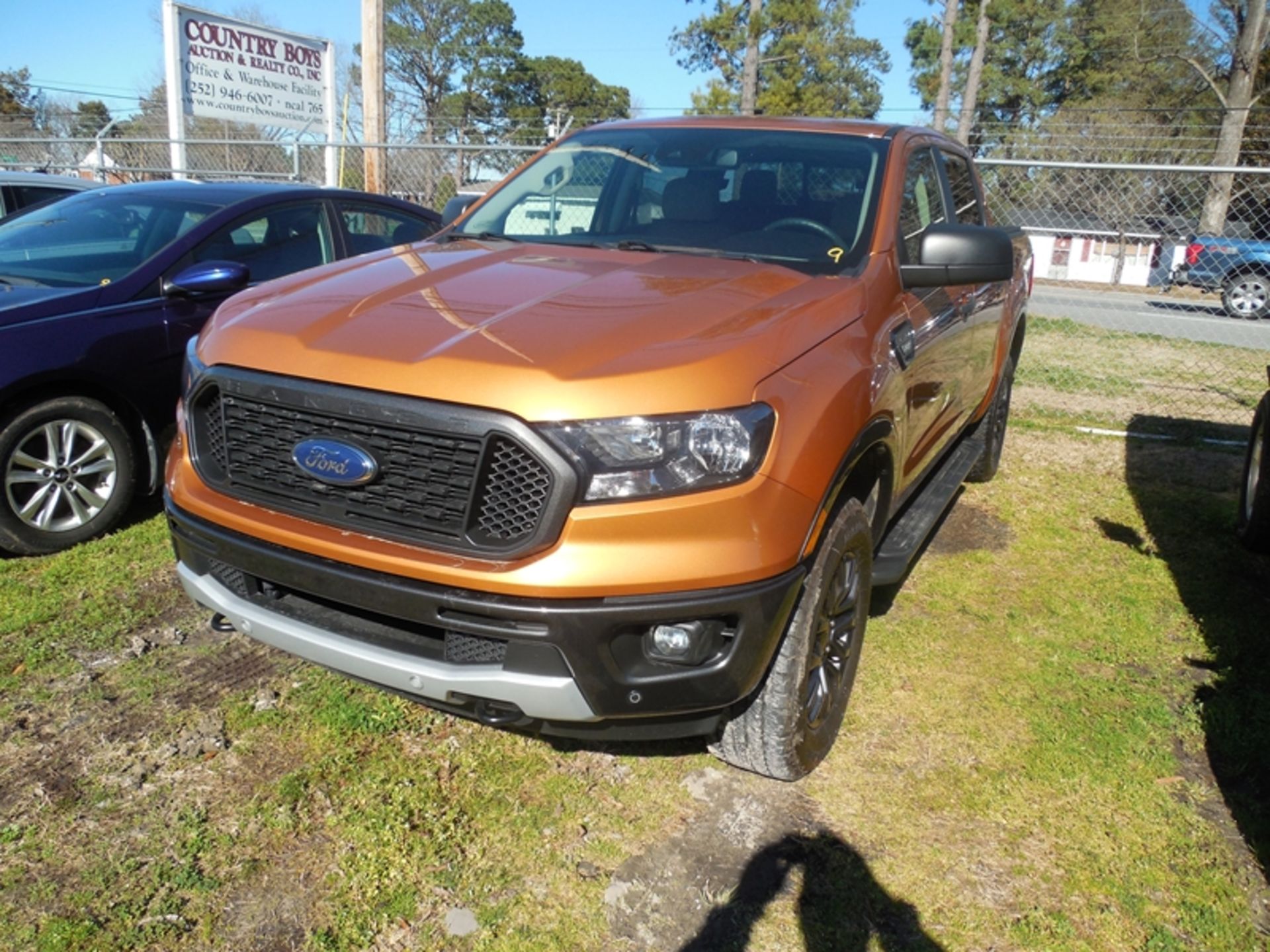 2019 FORD Ranger XLT pickup - crew cab, 4WD, bed cover, 12,230 miles