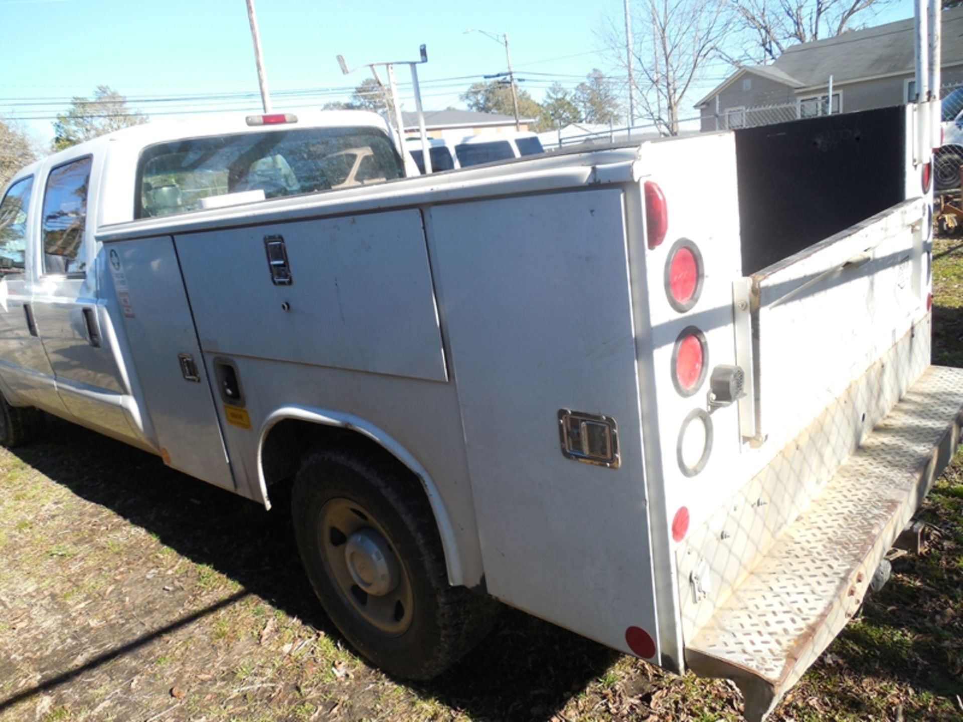 2007  FORD F350 crew cab,utility body, gas - 285,059 miles VIN #1FTWW30548EB76165 - Image 4 of 5