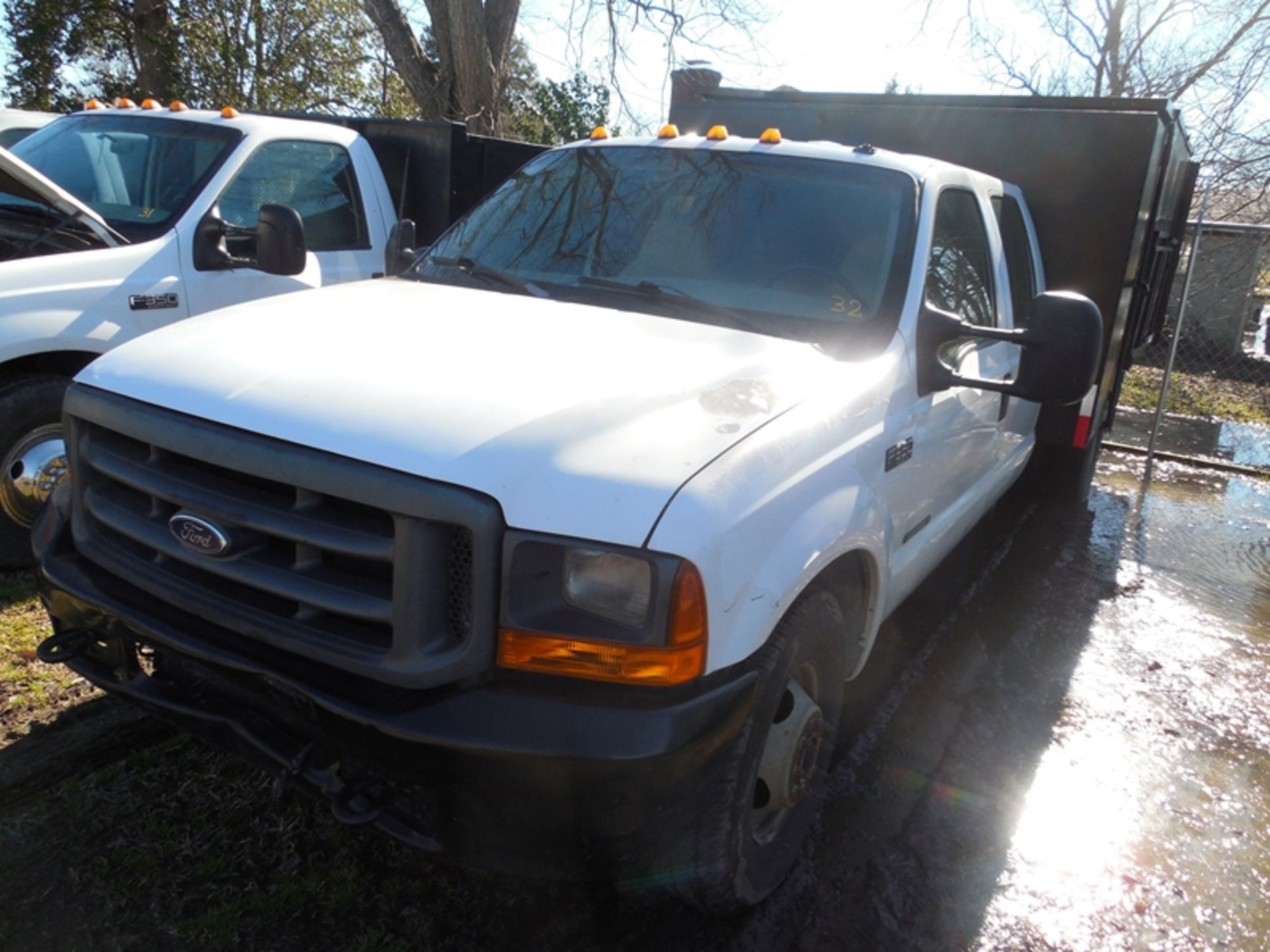 2001  FORD F350 crew cab, flatbed, dump, diesel, 5 SP - 163,157 miles VIN #1FDWW36F31EA32575