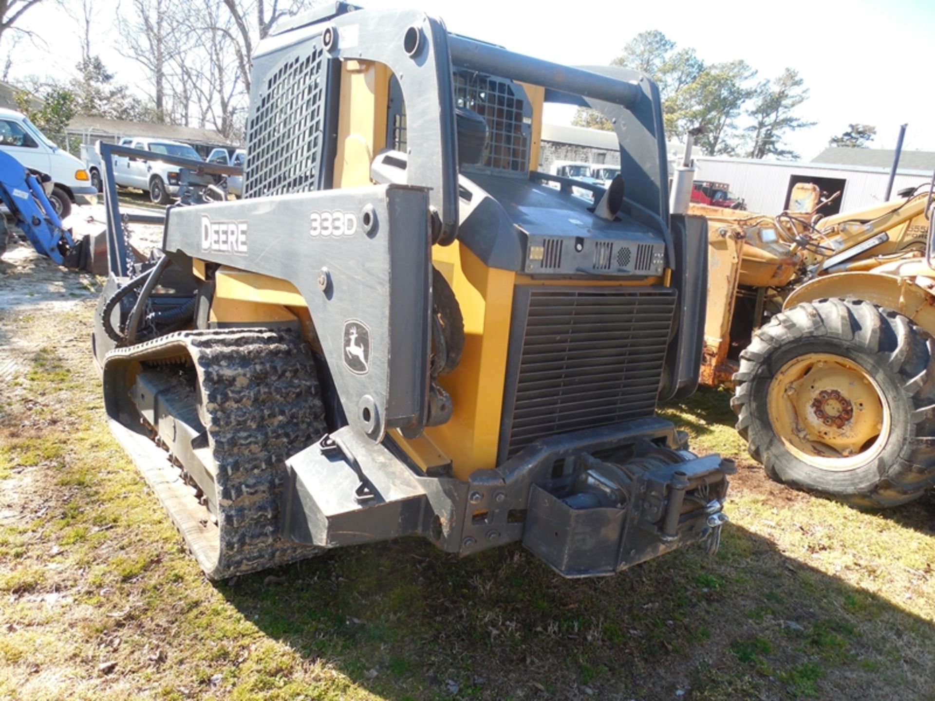 DEERE 333D rubber track skid steer, cab, rear winch, with mulching head,  2388 hrs vin# - Image 4 of 5