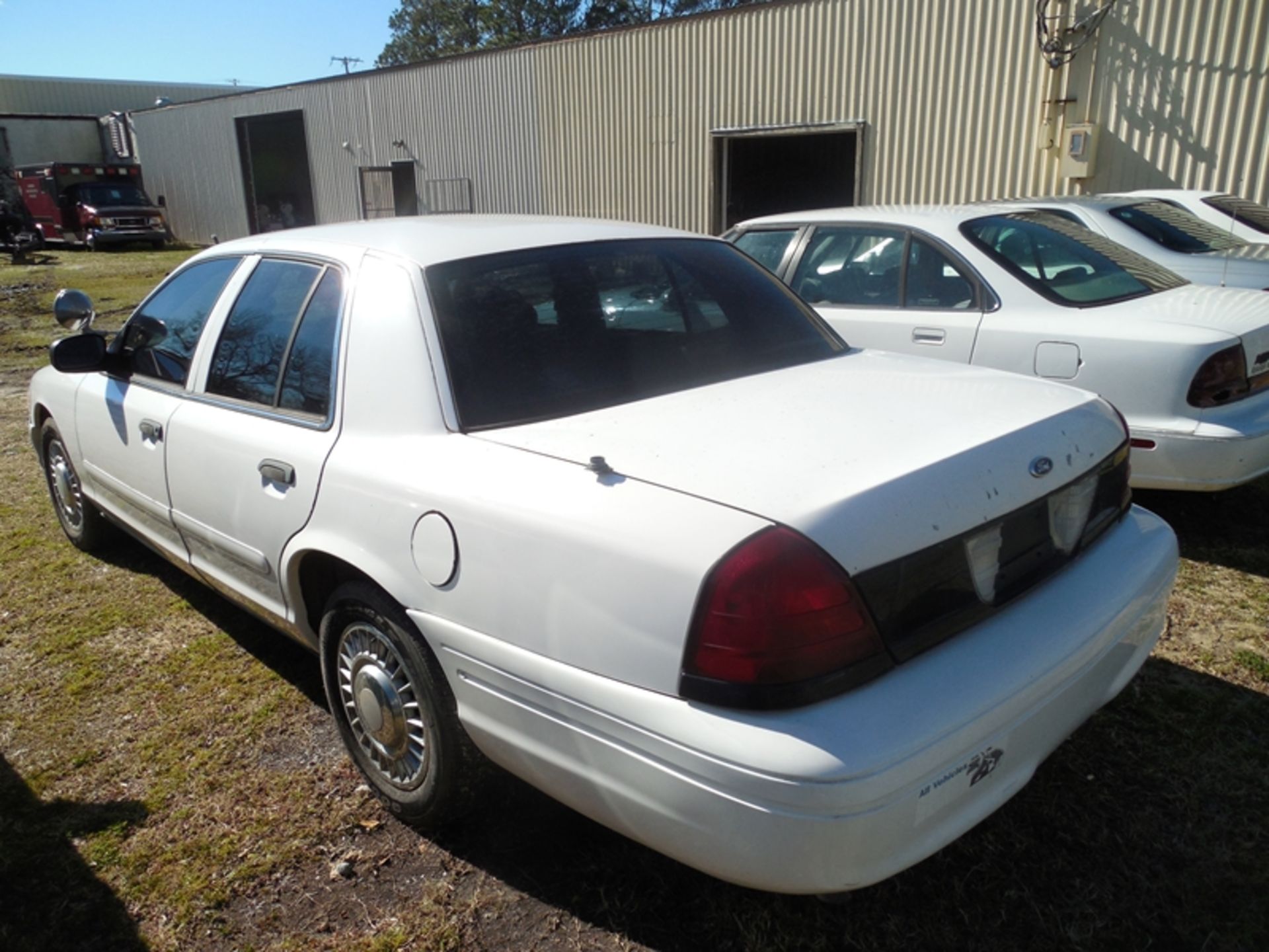 2001 FORD Crown Victoria - 238,181 miles -  #2FAFP71W91X128988 - Image 4 of 5