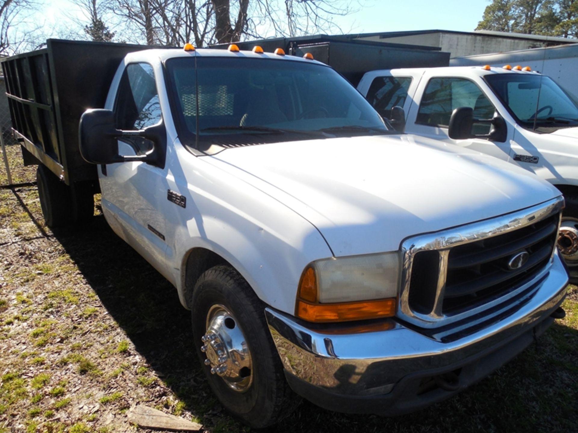 2000 FORD F350 regular cab, flatbed, dump, diesel - 243,002 miles VIN #1FDWF36FXYEA60416 - Image 2 of 5