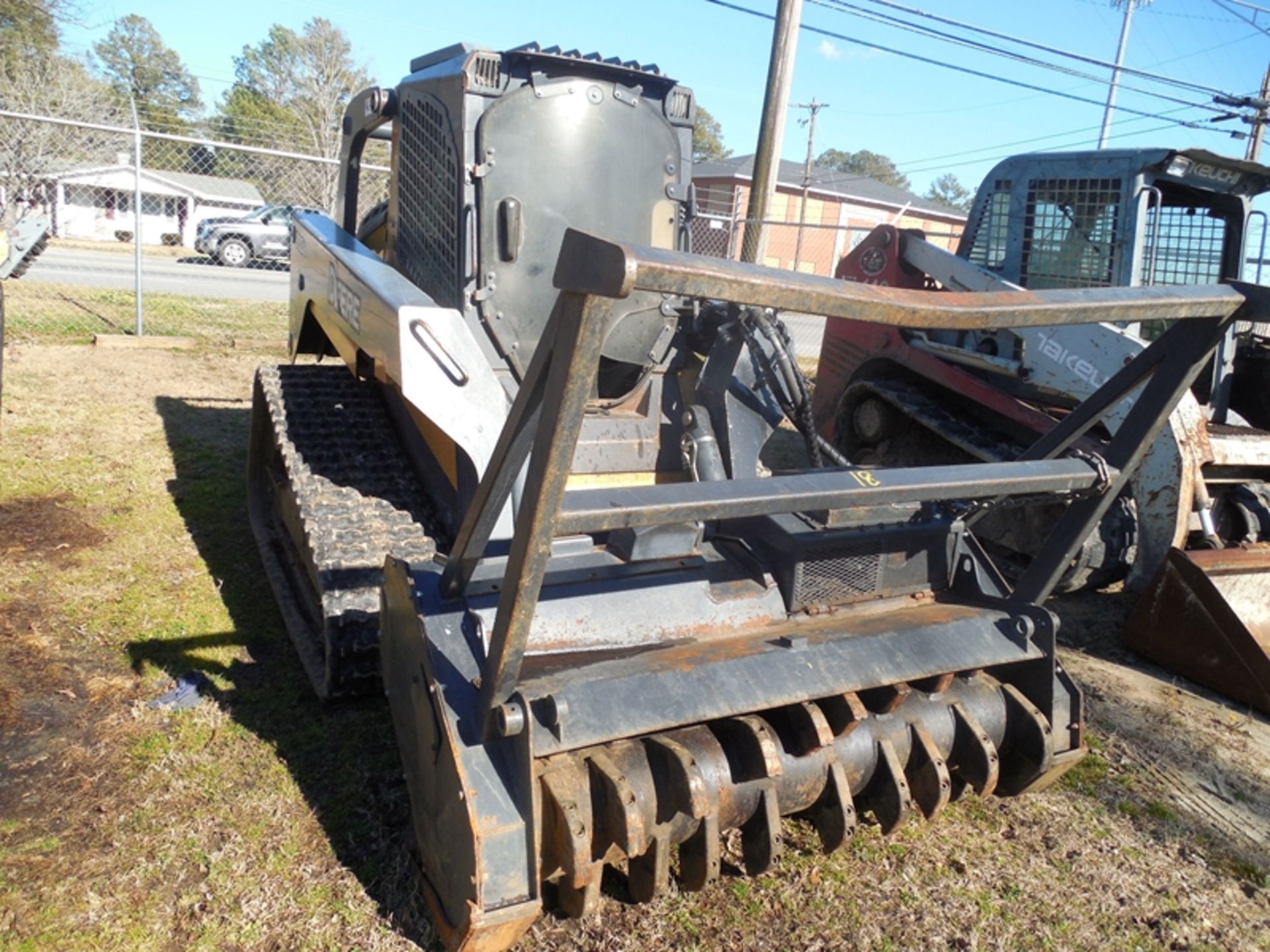 DEERE 333D rubber track skid steer, cab, rear winch, with mulching head,  2388 hrs vin# - Image 2 of 5