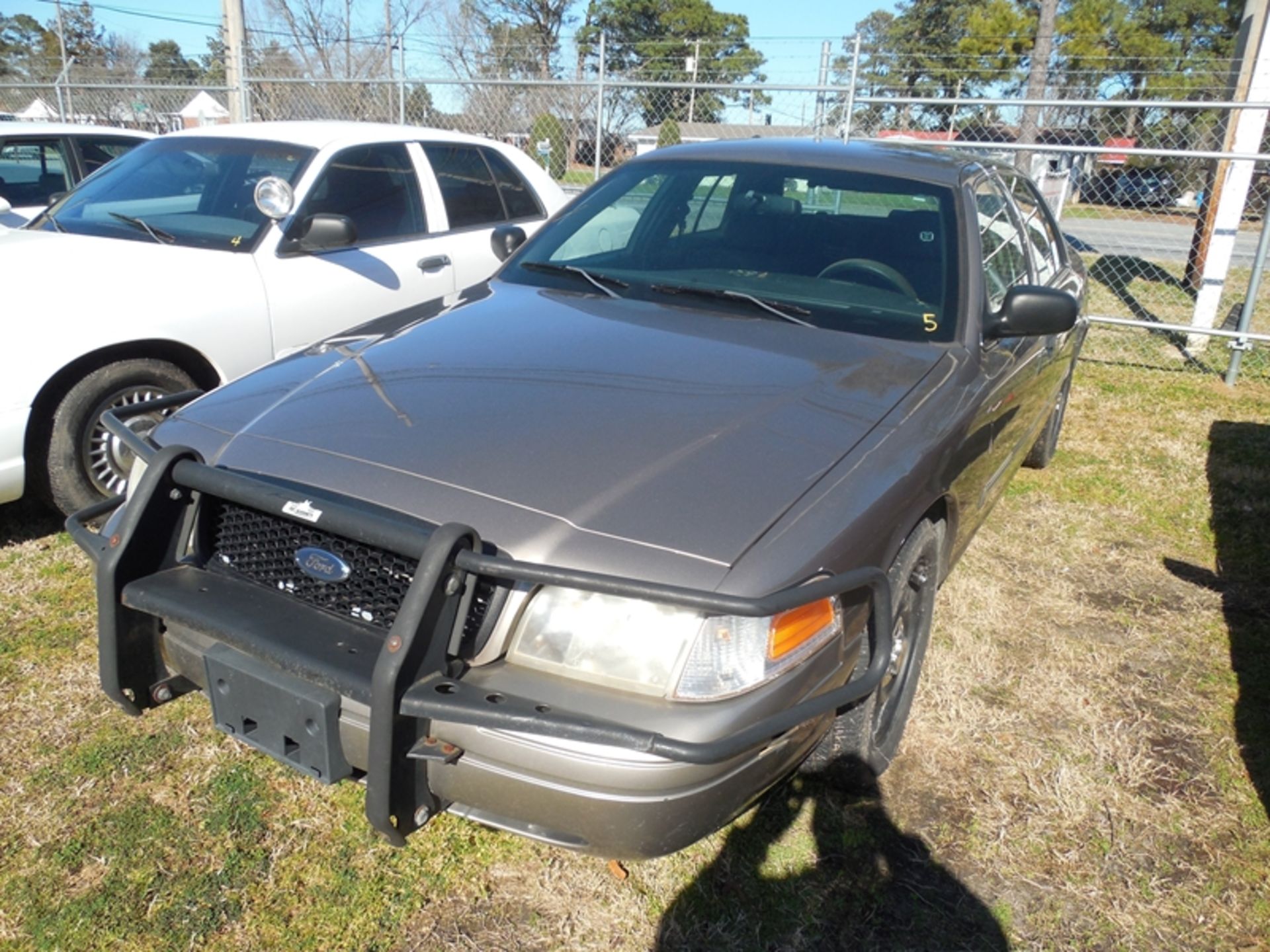 2010 FORD Crown Victoria - VIN #2FABP7BV4AX118261 mileage unknown drivers window broken