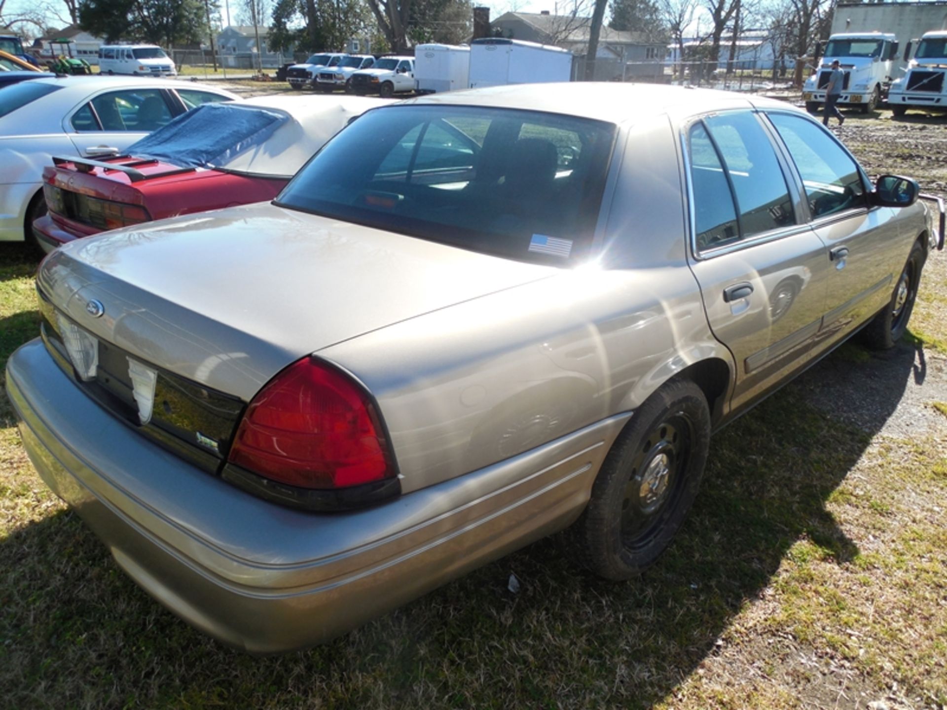 2010 FORD Crown Victoria - VIN #2FABP7BV4AX118261 mileage unknown drivers window broken - Image 3 of 5