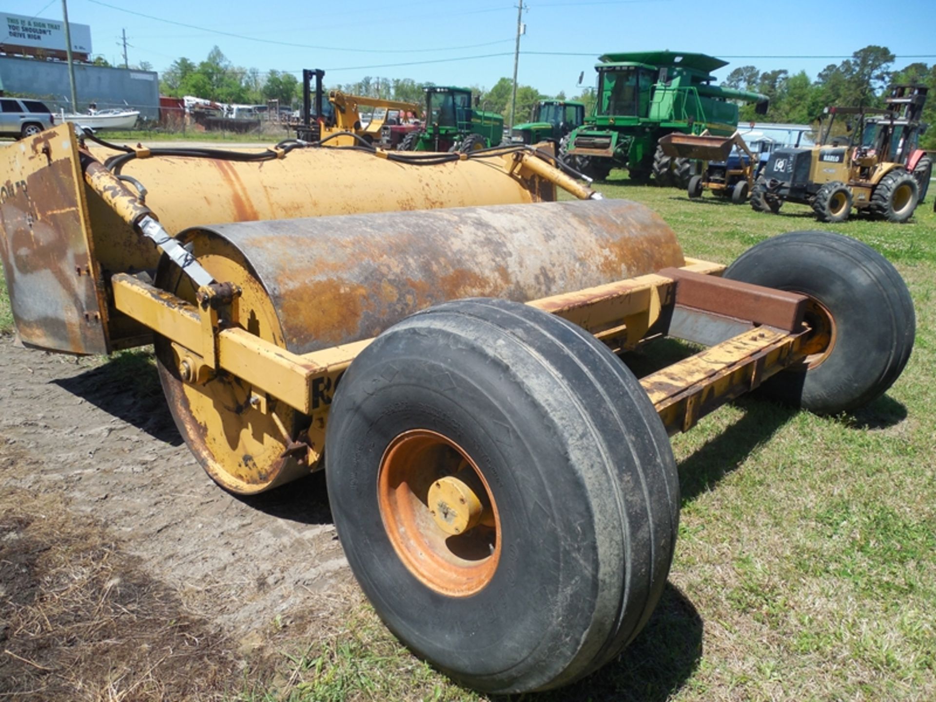 Cat 11D 11' Box Blade Roller RB11338 w lift assist - Image 4 of 4