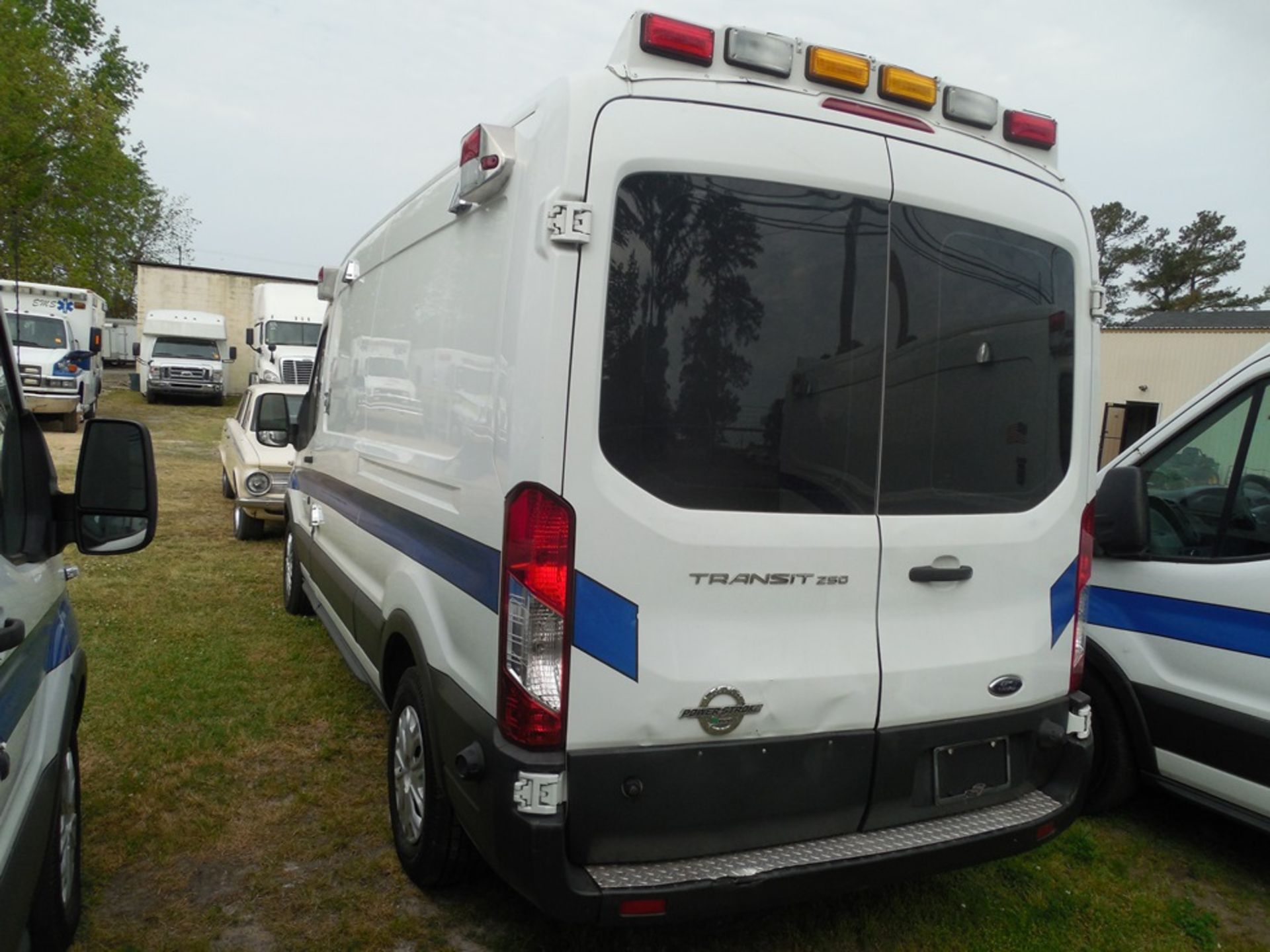 2015 Ford Tansit 250 dsl ambulance 98,714 miles vin# 1FDYR2CV4FKB33641 - Image 5 of 6