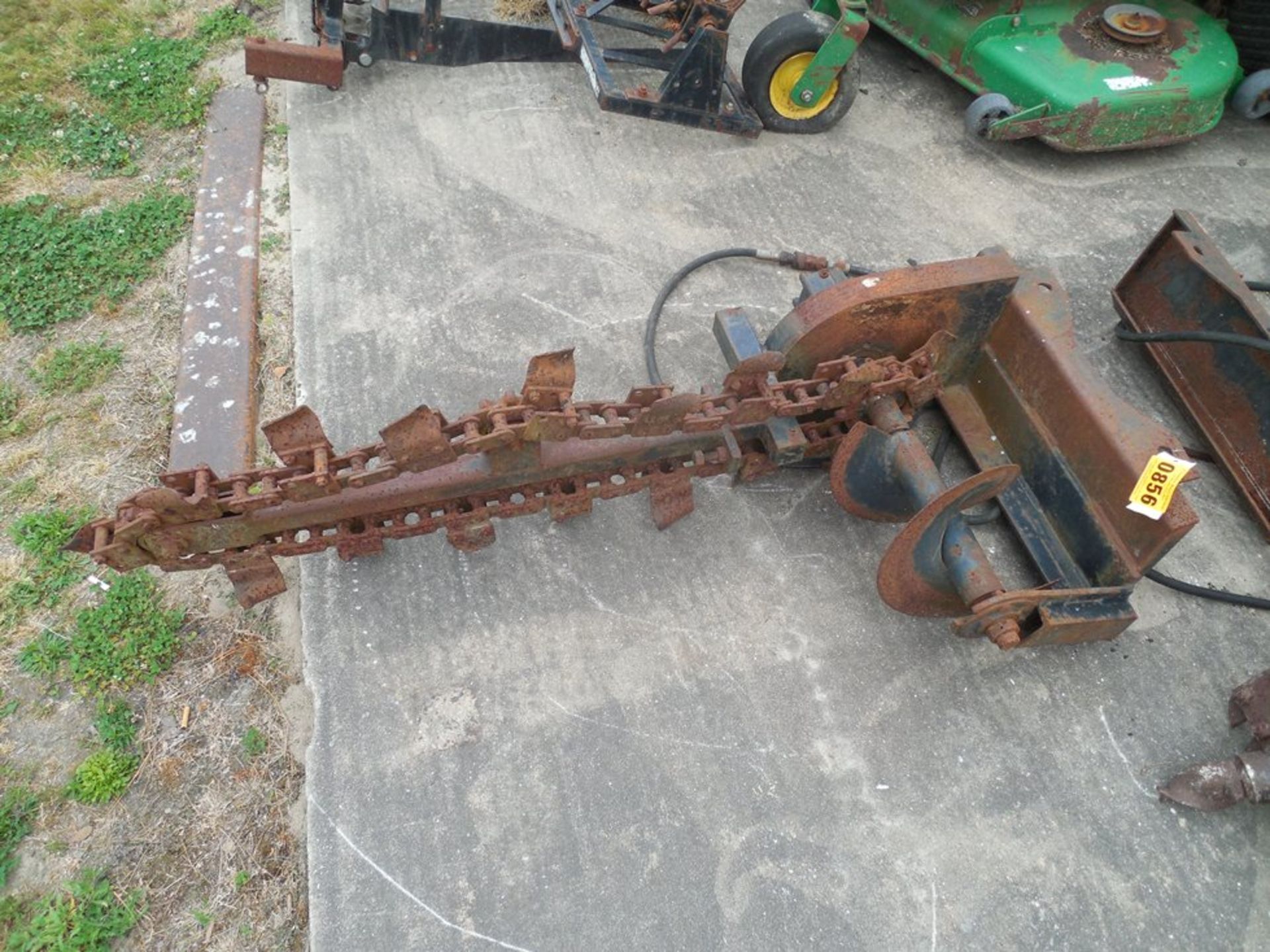 Mini Skid Steer hydraulic trencher poor condition