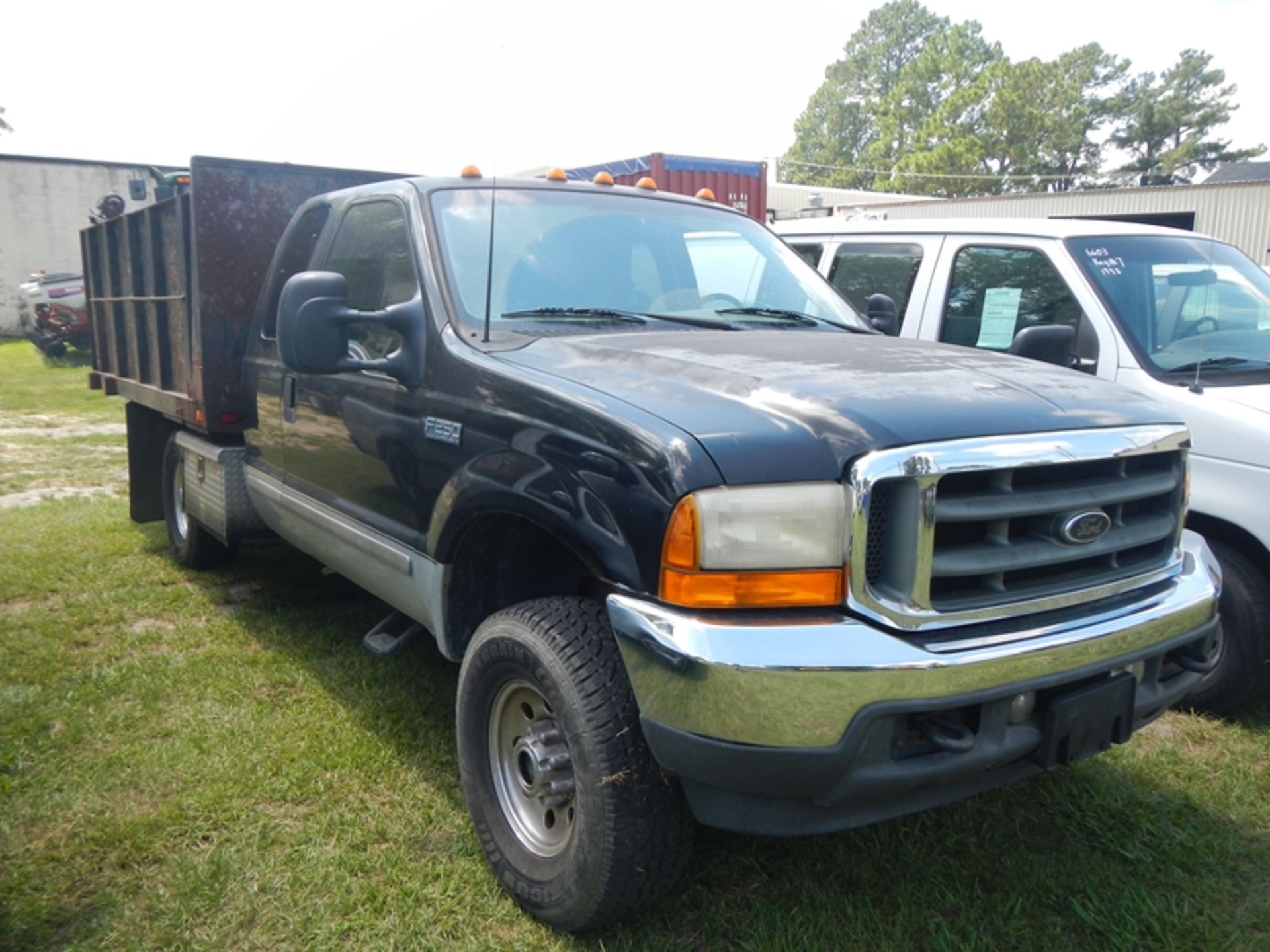 2001 FORD F250 Xcab, gas, with 10ft electric dump, vin 1FTNX21LX1EB16803 - Image 2 of 7