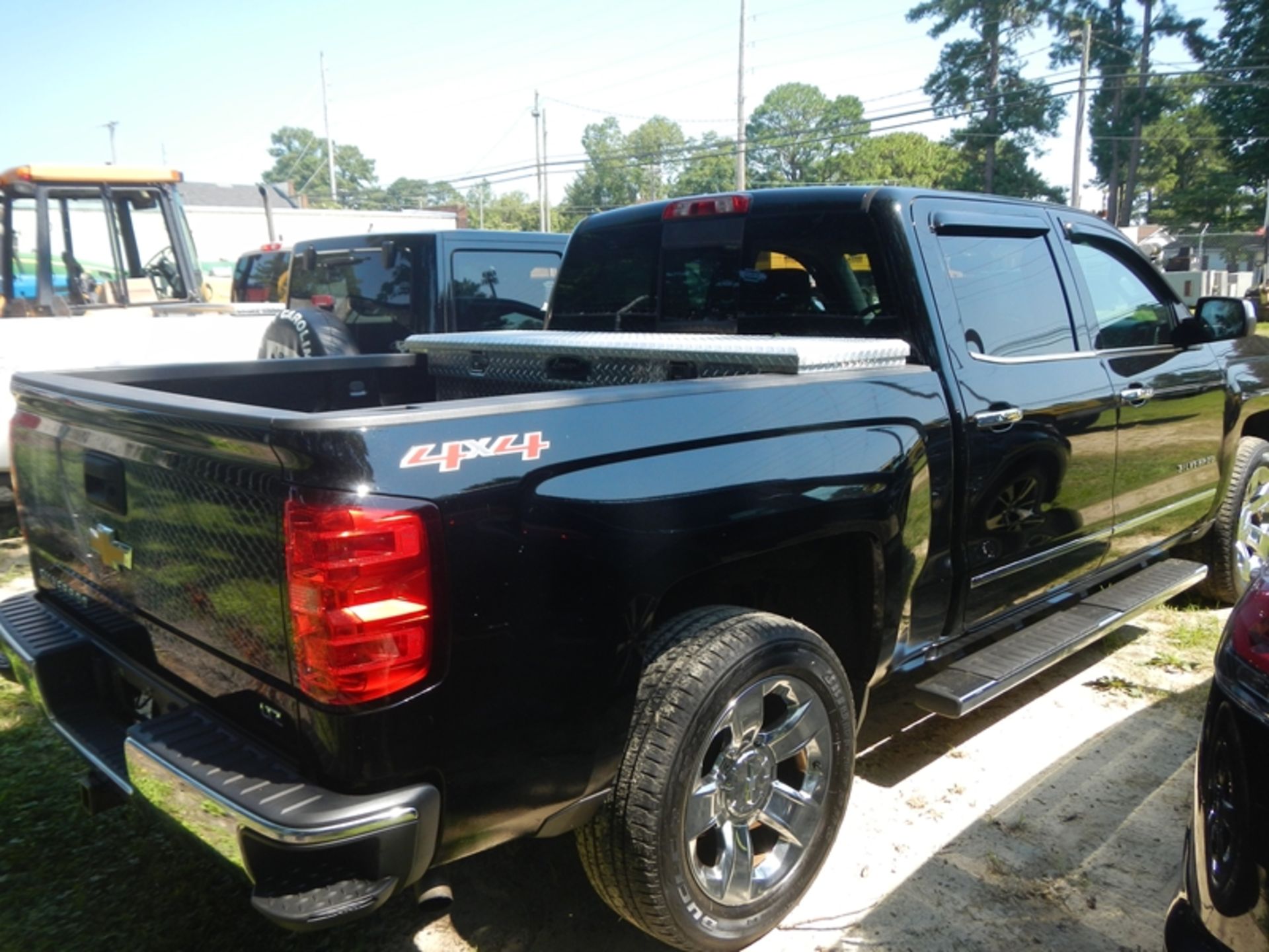 2015 CHEVROLET Silverado LTZ, crew cab, 4WD, VIN 3GCUKSEC9FG388084 - 82,537 miles - Image 3 of 6