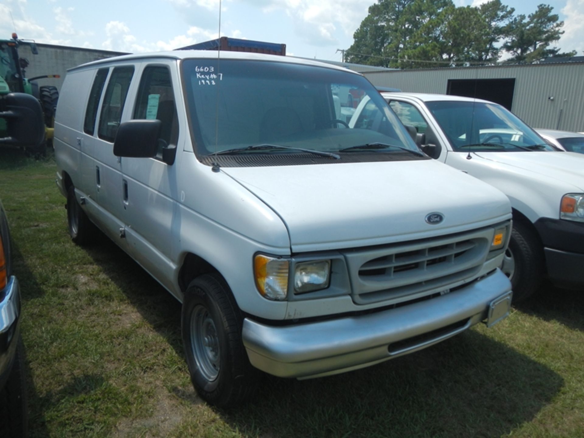 1998 FORD E150 work van - 4.2L V6, VIN 1FTRE1424WHB29847 - 288,894 miles - Image 2 of 6