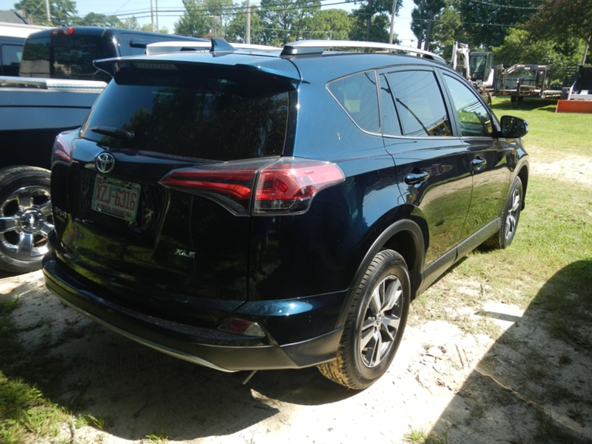 2017 TOYOTA RAV4 XLE  VIN JTMWFREV5HJ131738 - ONLY 9,987 miles - Image 3 of 9