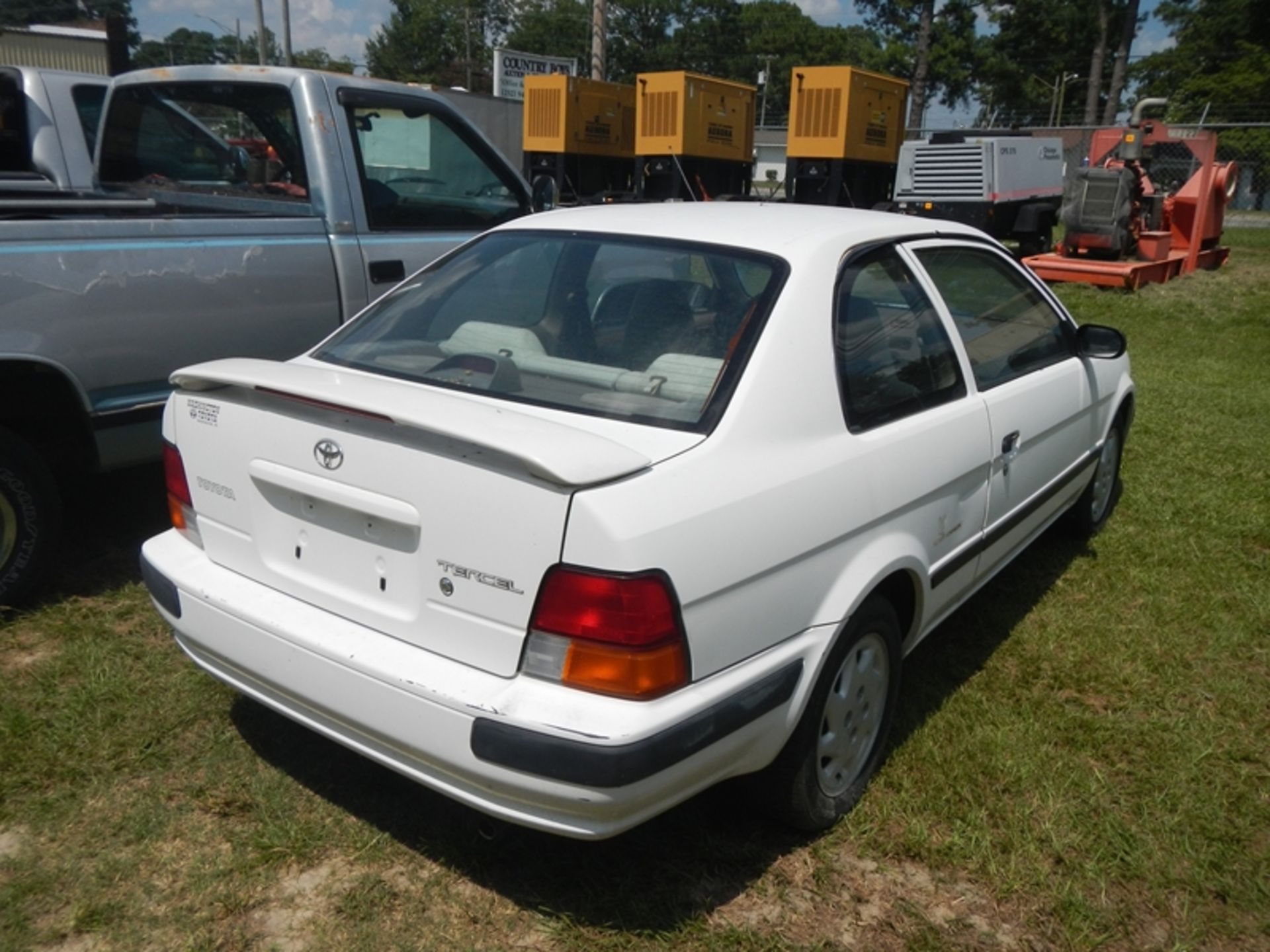 1997 TOYOTA Tercel, manual 5-speed trans. VIN JT2AC52L0V0273102 - 44,377 miles - Image 3 of 6