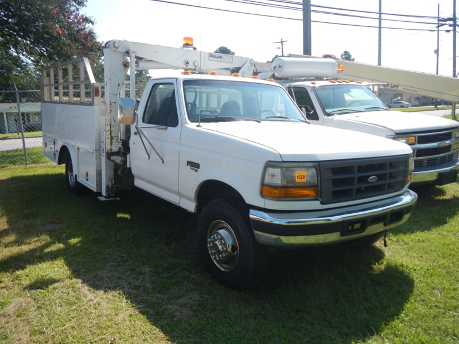 1997 FORD Super Duty 7.3L tire service truck, diesel, reg cab, 5 spd, VIN 3FELF47F6VMA62947 - 233, - Image 2 of 5