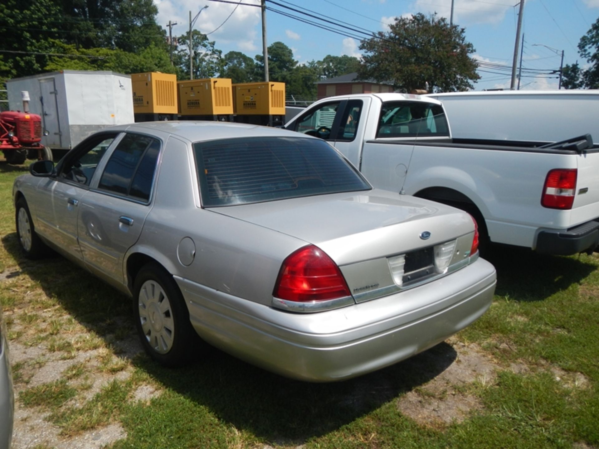 2009 FORD Crown Victoria (retired police cruiser) VIN 2FAHP71V59X102450 - 80,885 miles - Image 5 of 7