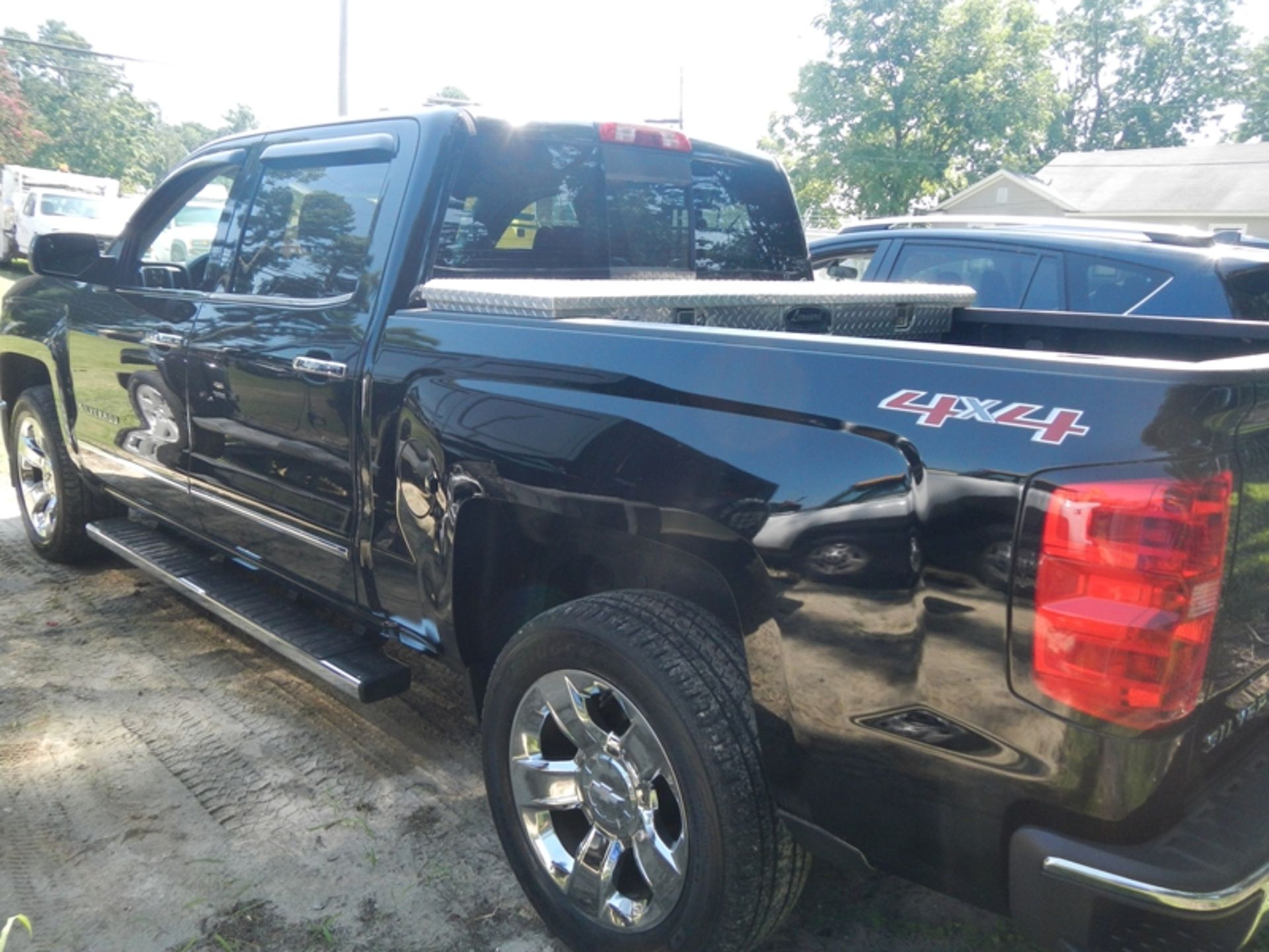 2015 CHEVROLET Silverado LTZ, crew cab, 4WD, VIN 3GCUKSEC9FG388084 - 82,537 miles - Image 4 of 6