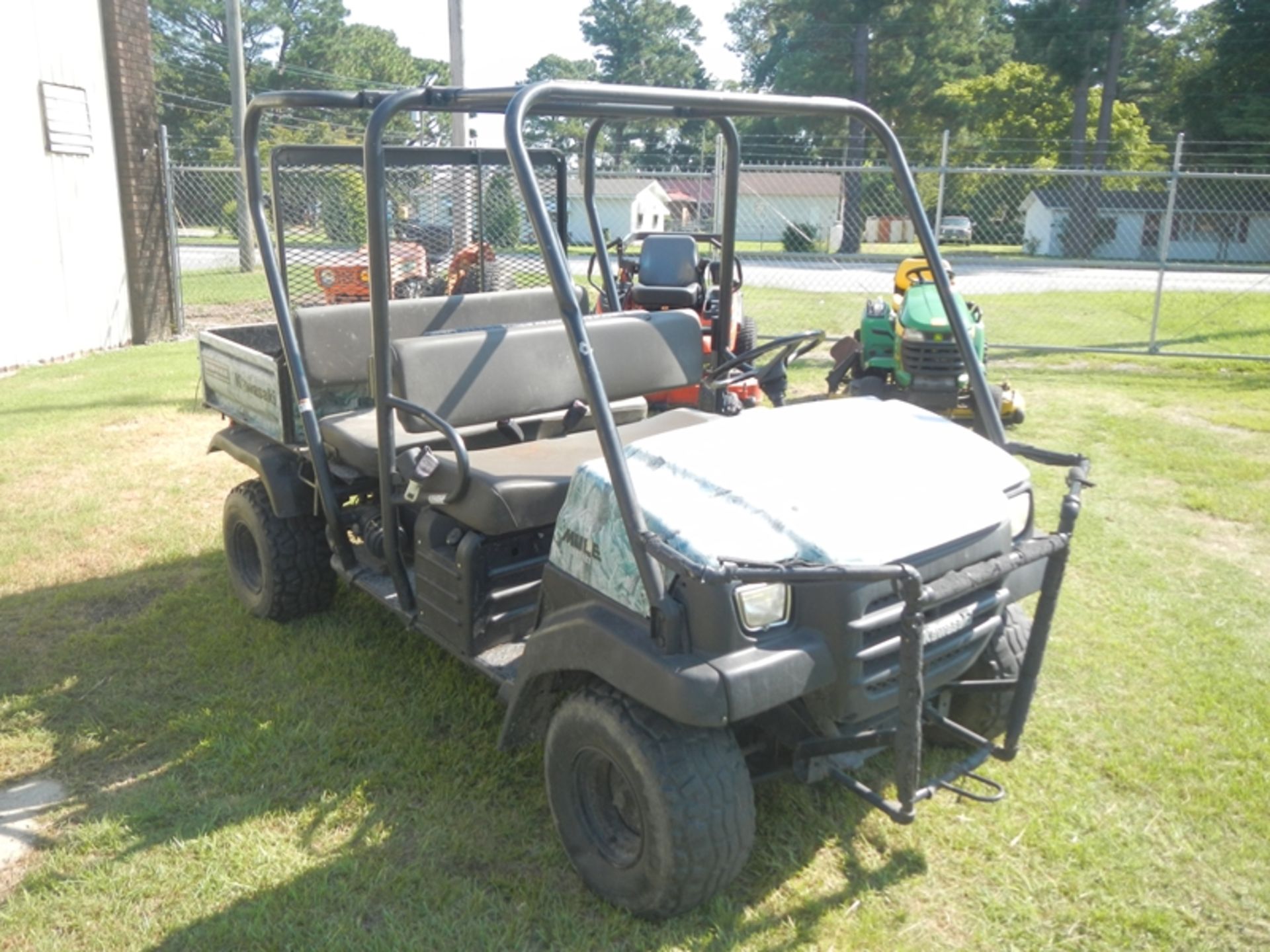 KAWASAKI Mule 3110 2-row seating w/dump body (has cooling system issues water will air lock and - Image 2 of 4