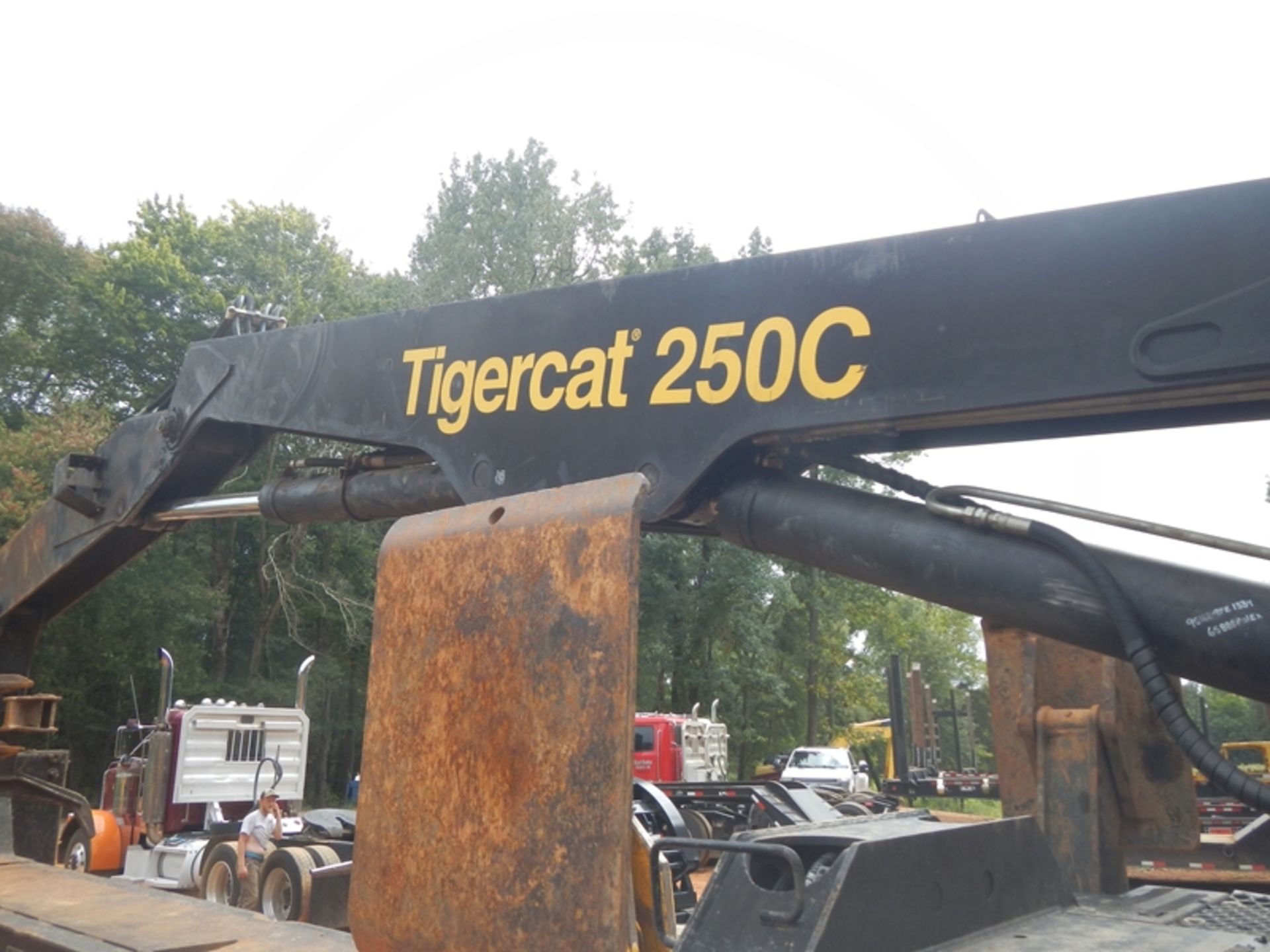 2013 Tiger Cat 250C loader vin#  2502062 w/ CSI 264 Ulta Delimber & CSI DL 4400 buck saw new - Image 9 of 16