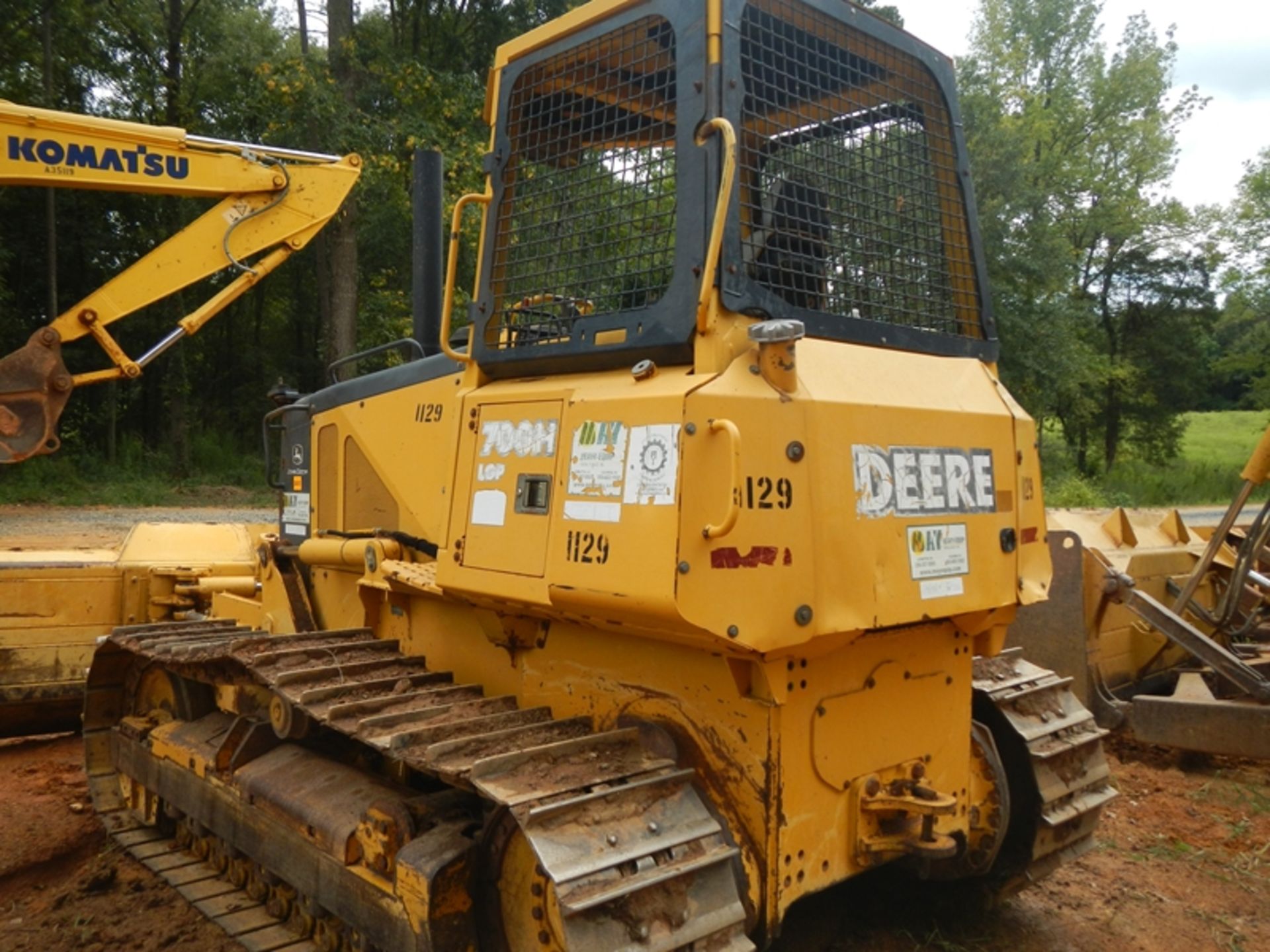 2002 John Deere 700H dozer 4708  hours showing nice U/C ser# TO700HX907644 - Image 2 of 11