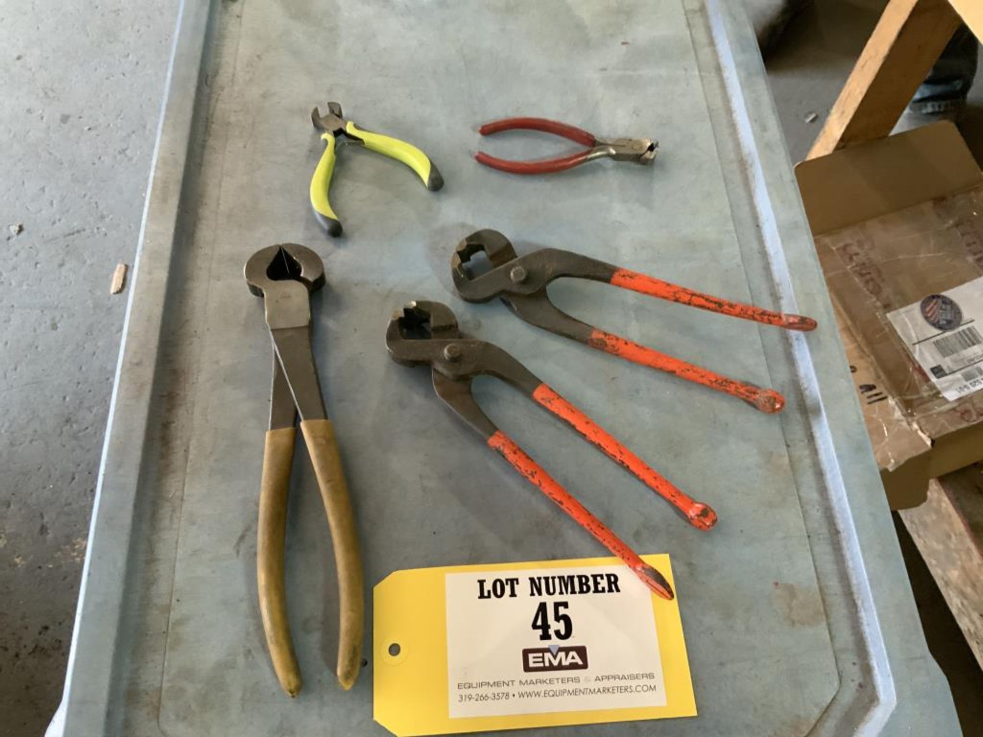 Adjustable snips