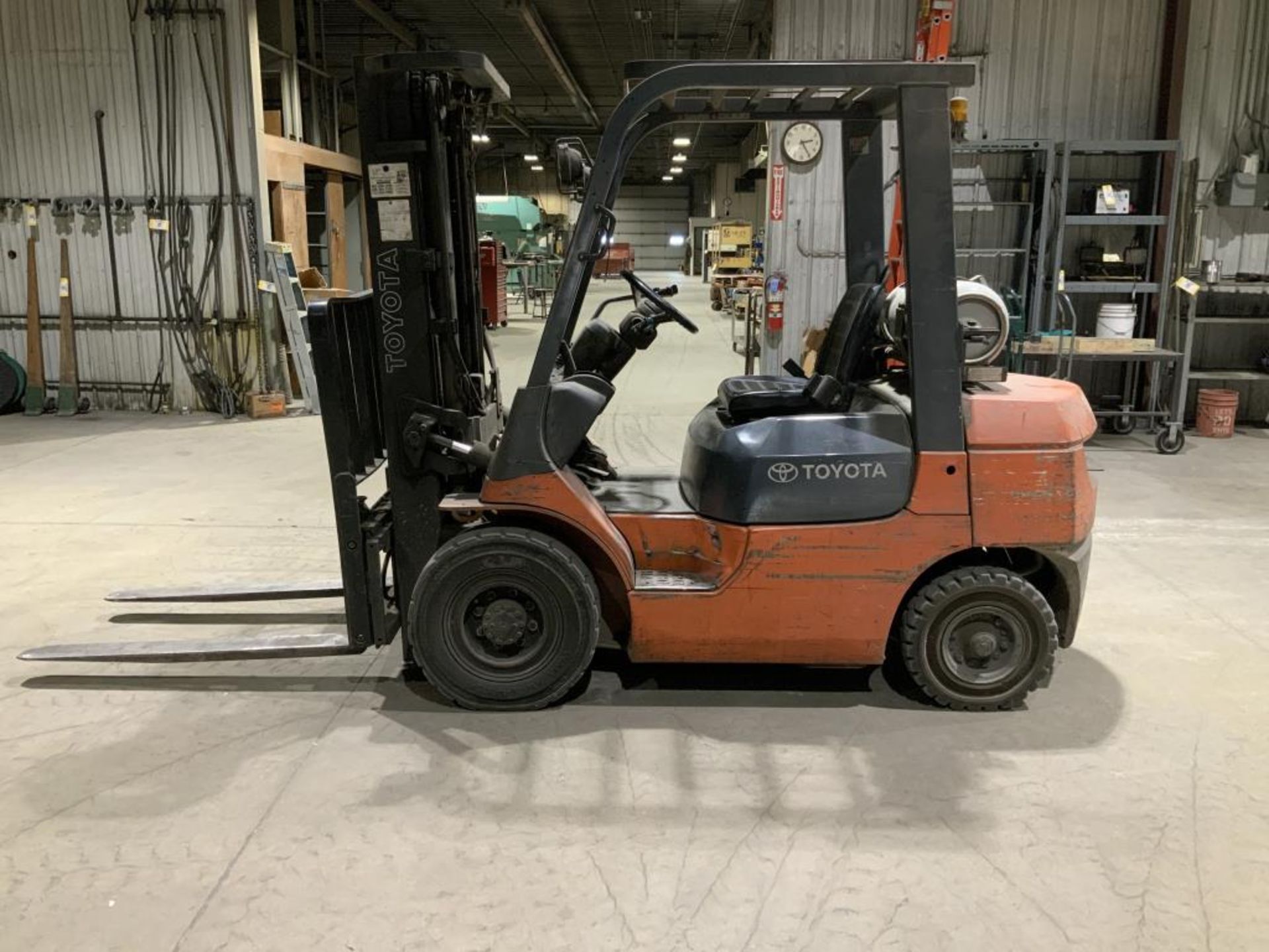 Forklift - Image 3 of 13