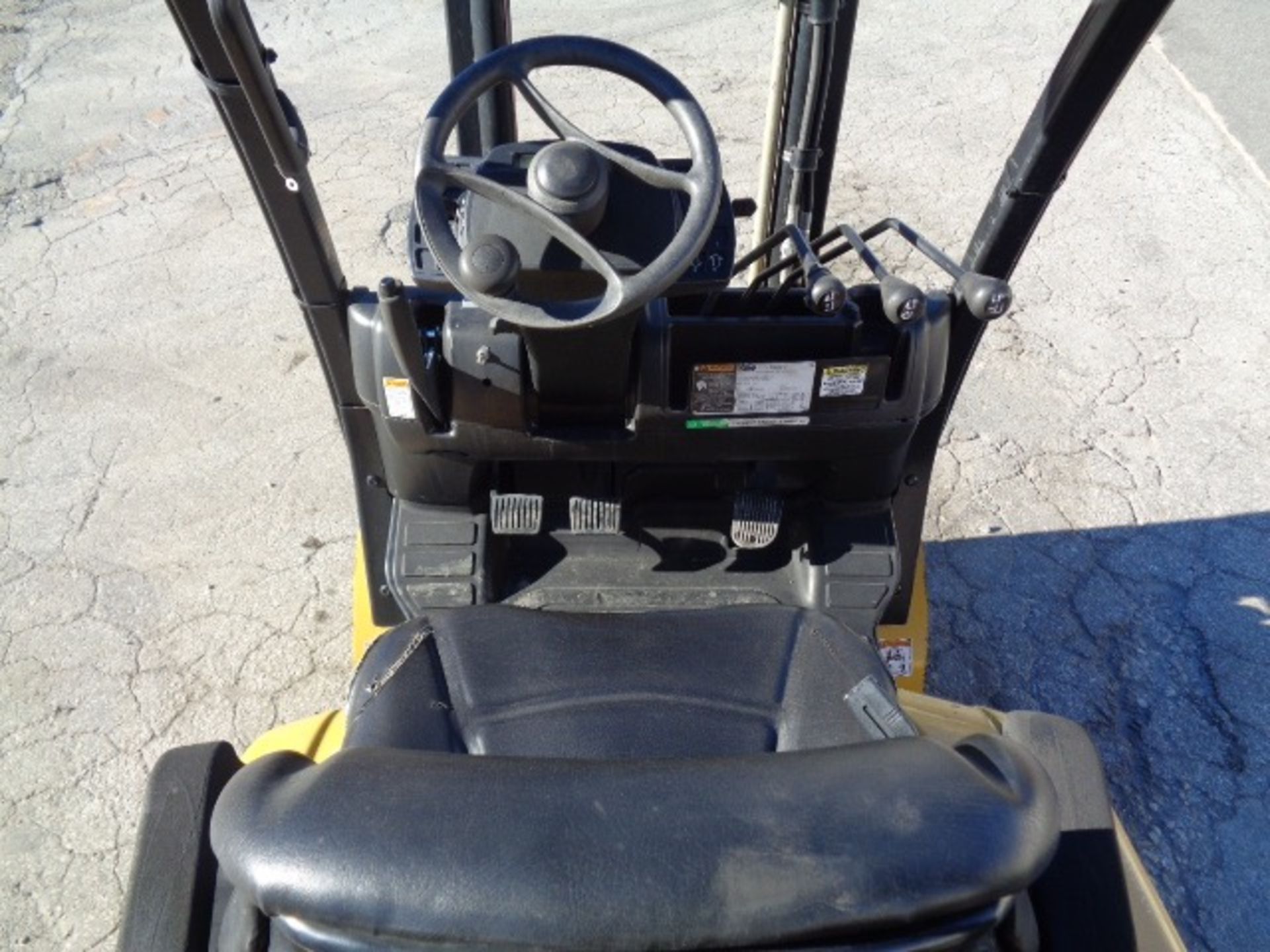 2014 Yale GLC060VX 6,000 lb Forklift - Image 16 of 17