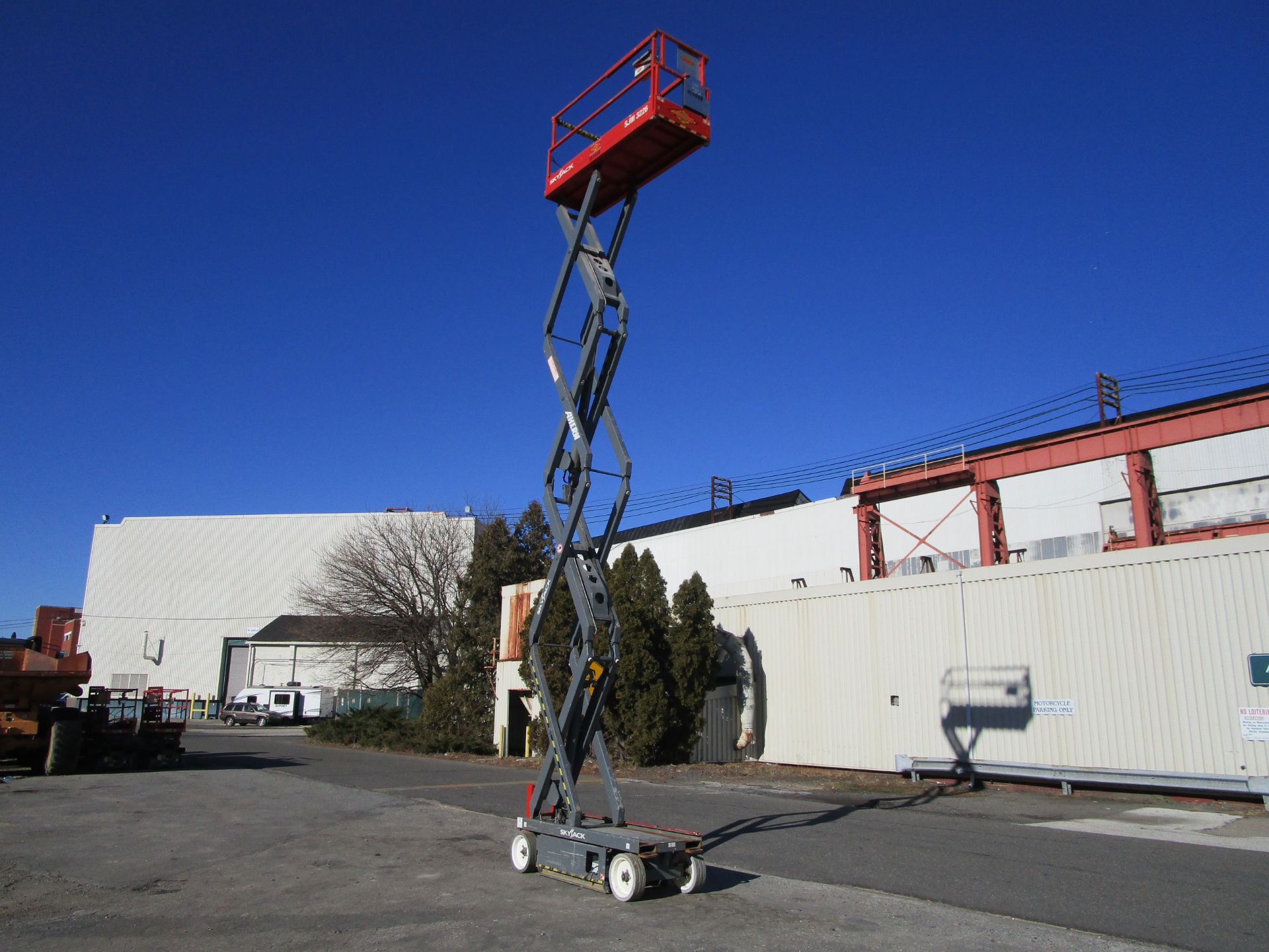 2015 SkyJack SJIII3226 26' Scissor Lift - Image 17 of 20