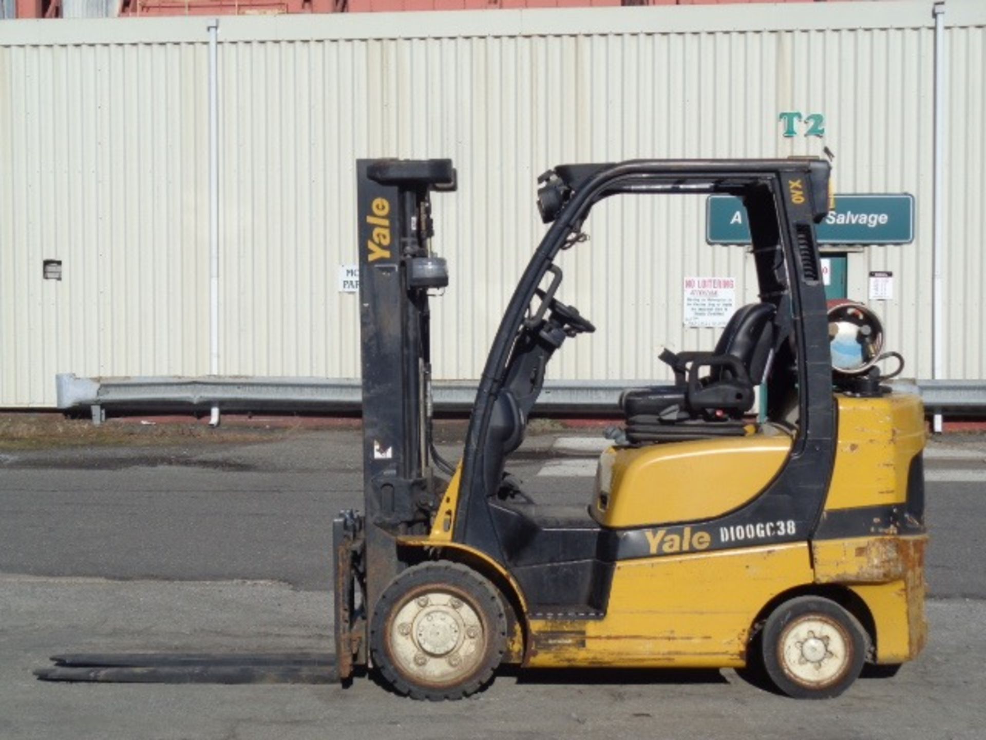 2014 Yale GLC060VX 6,000 lb Forklift - Image 6 of 17