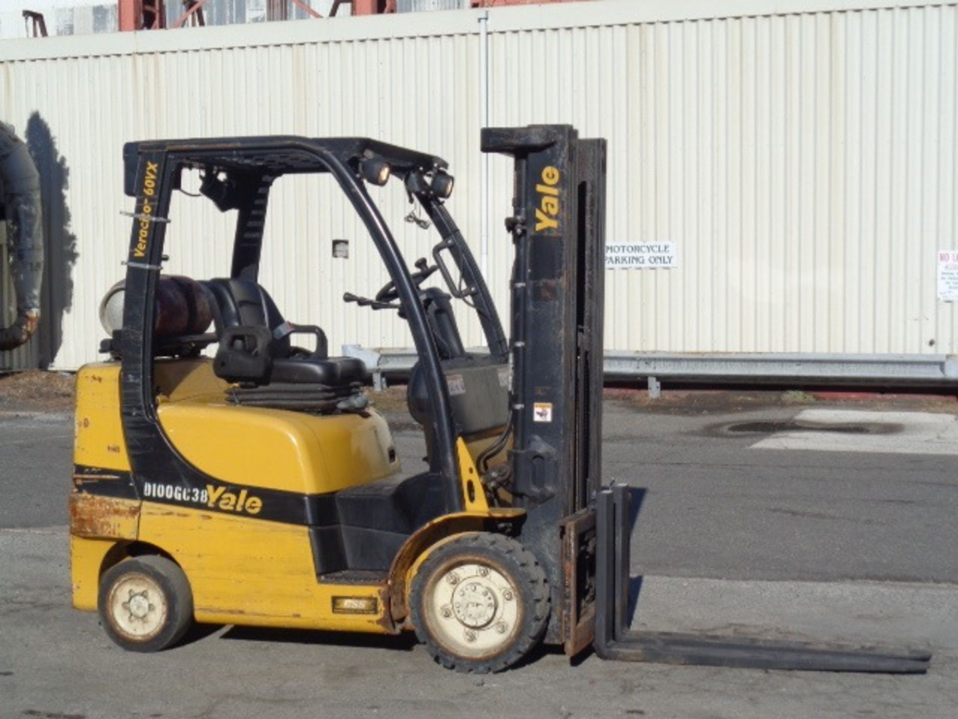 2014 Yale GLC060VX 6,000 lb Forklift - Image 4 of 17